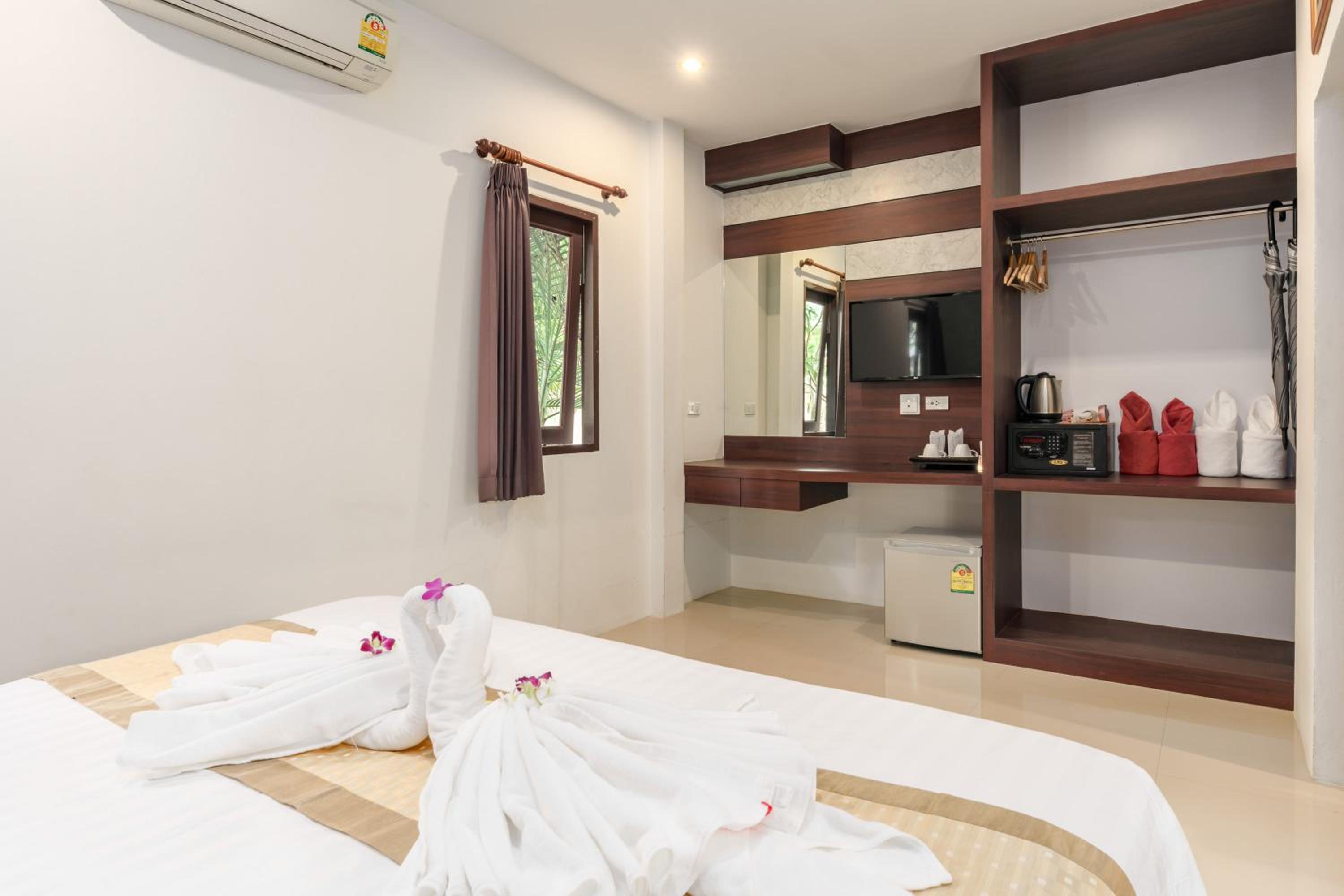 Deluxe One-Bedroom Bungalow photo 3