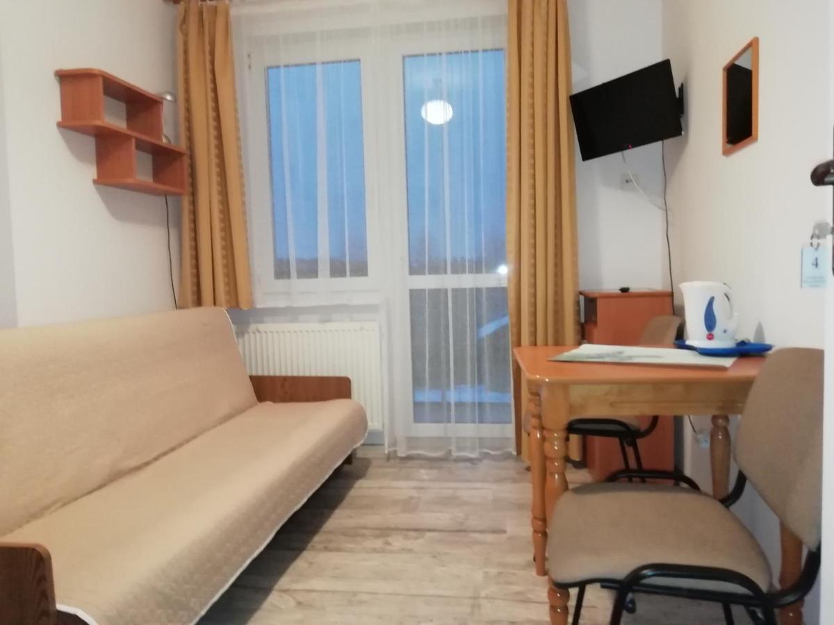 Double Room with Shared Bathroom photo 2