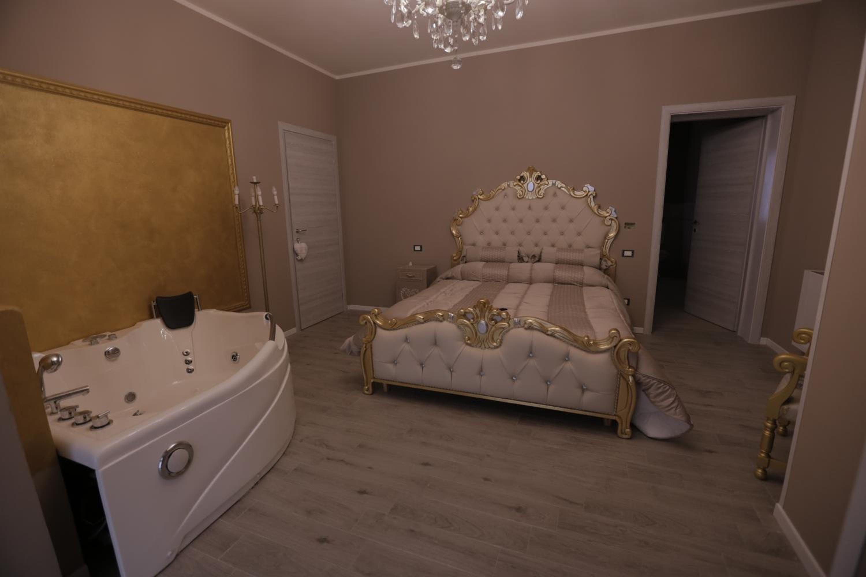 King Room With Spa Bath photo 1