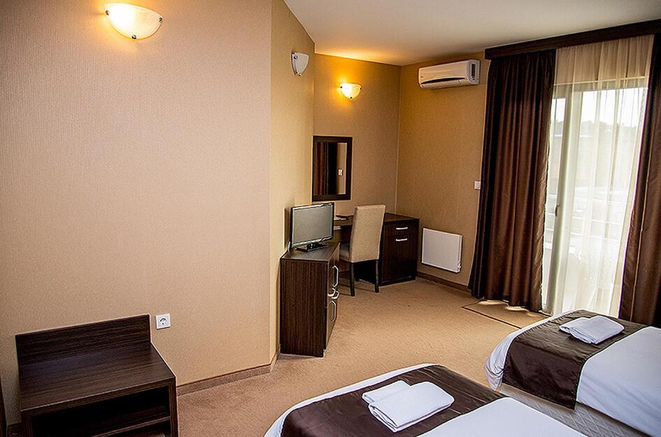 Twin Room with Balcony photo 2