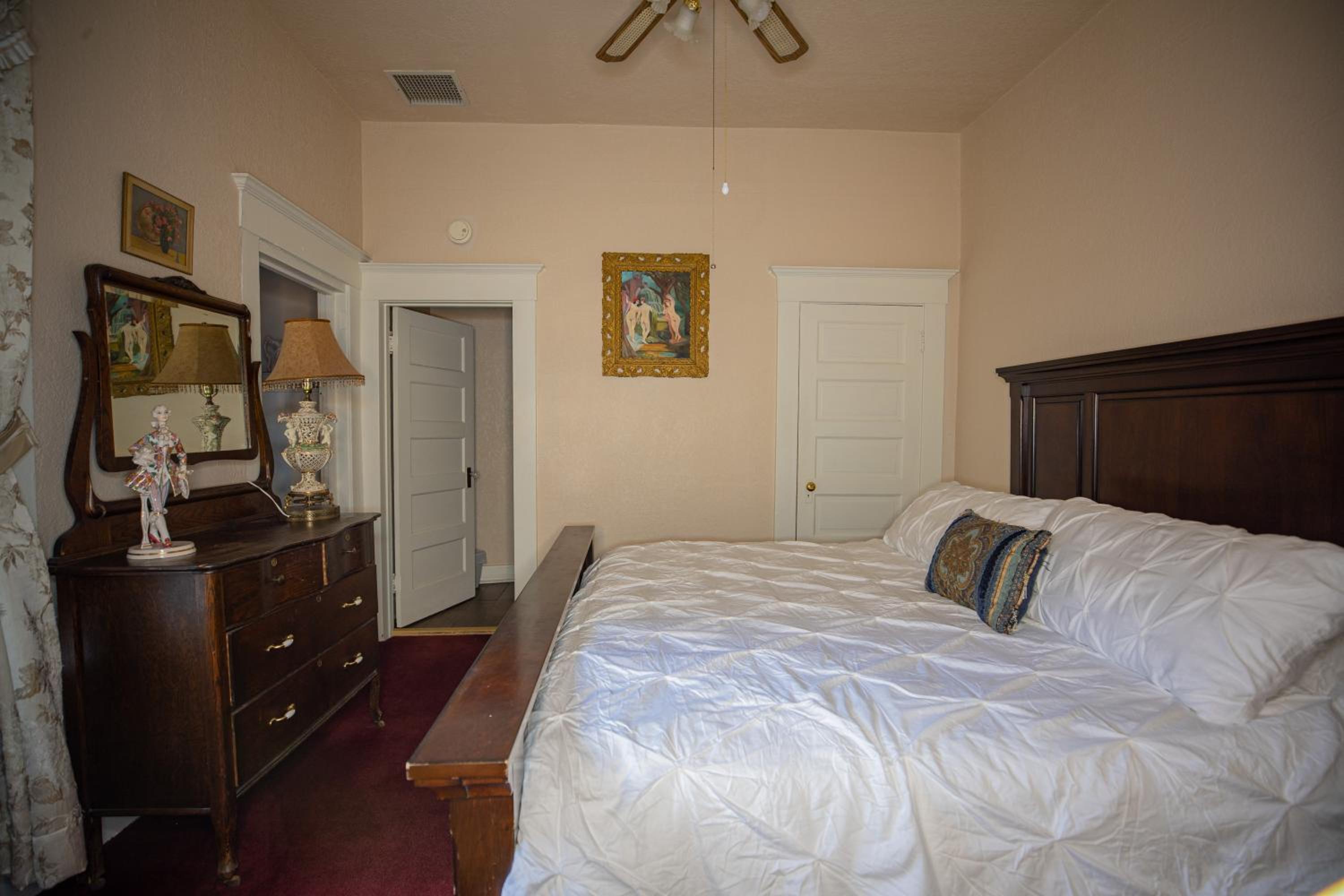 Superior One-Bedroom Suite photo 3