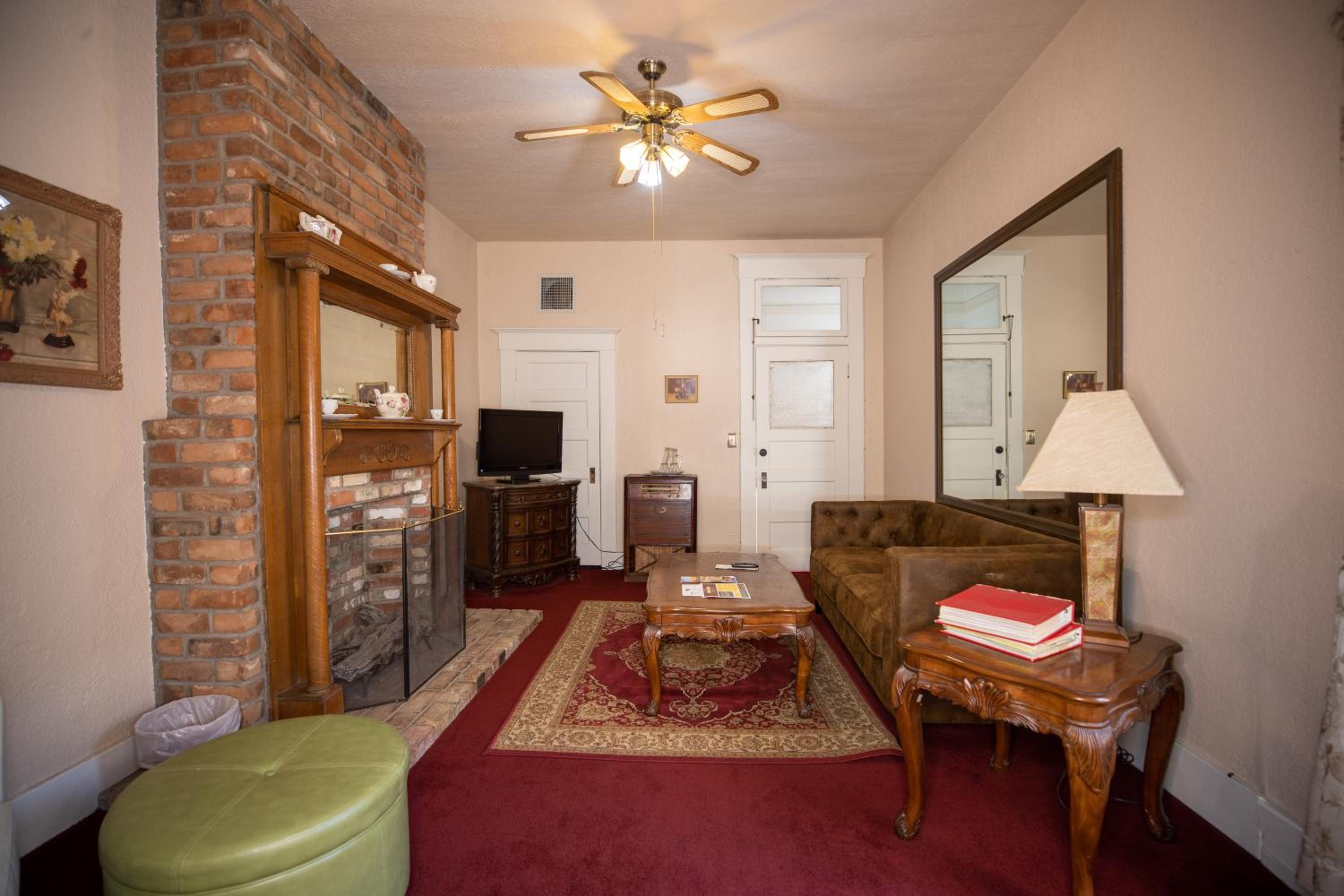 Superior One-Bedroom Suite photo 2