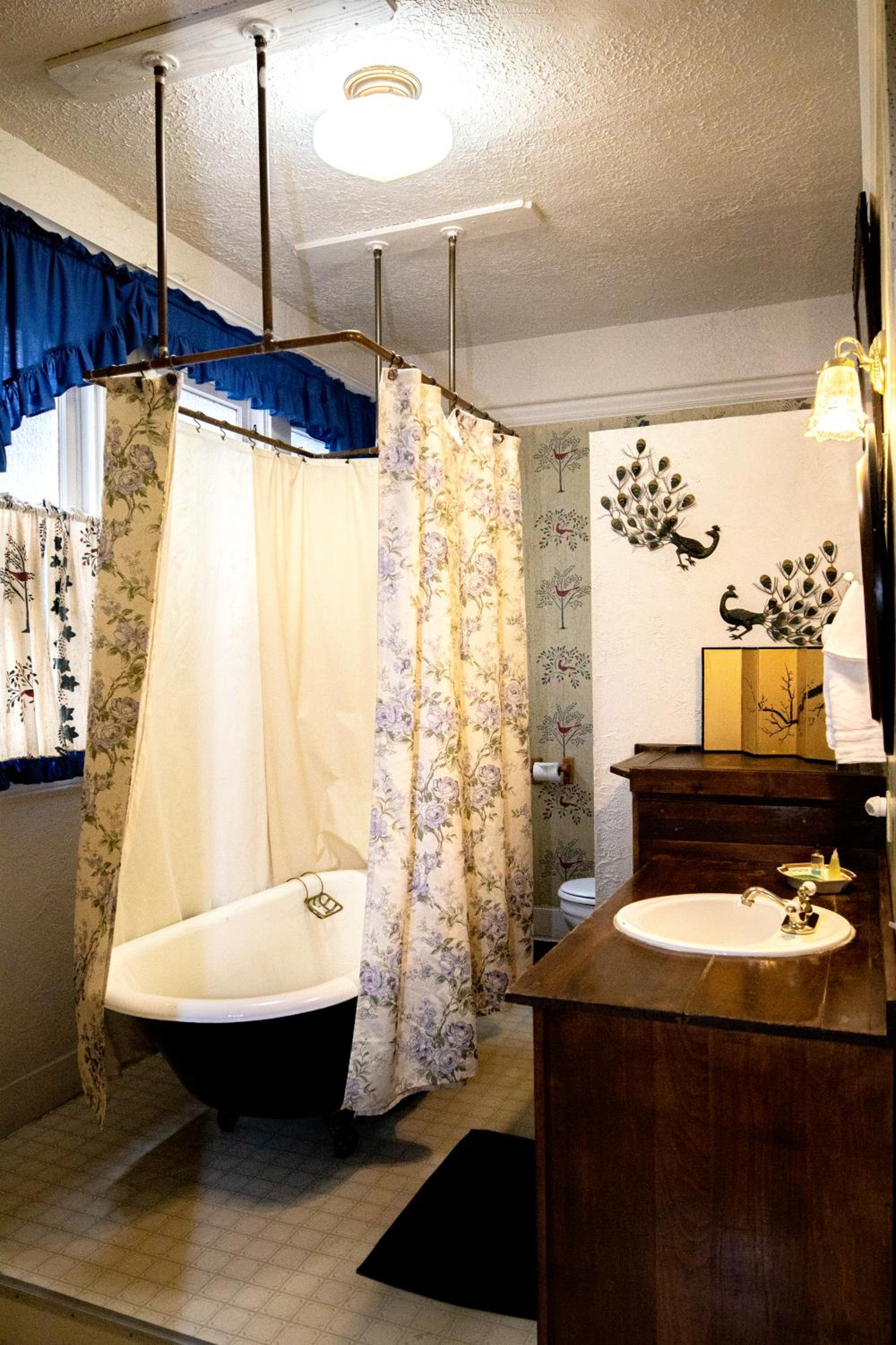Deluxe One-Bedroom Suite photo 3