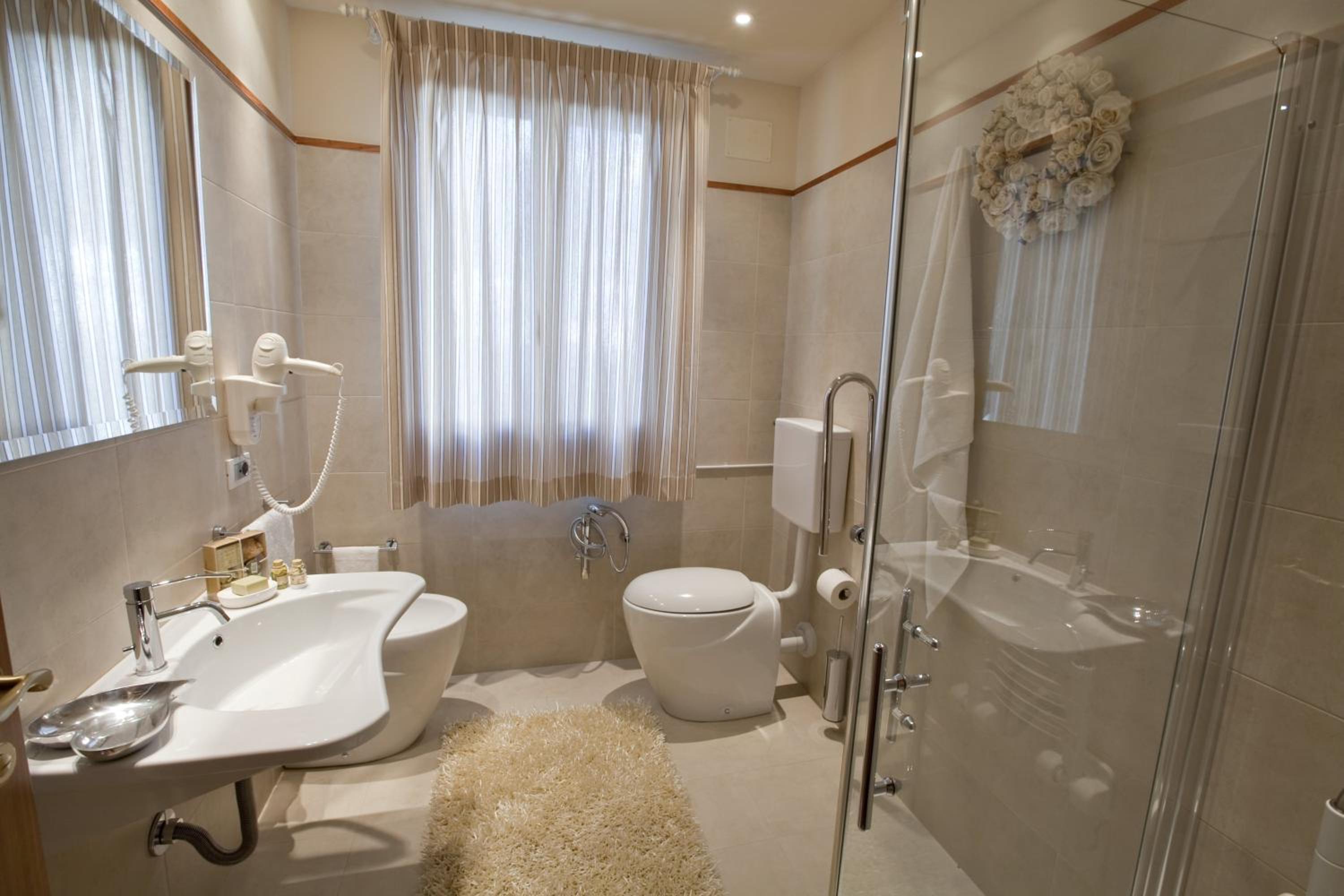 Apartment - Disability Access - Photo 2