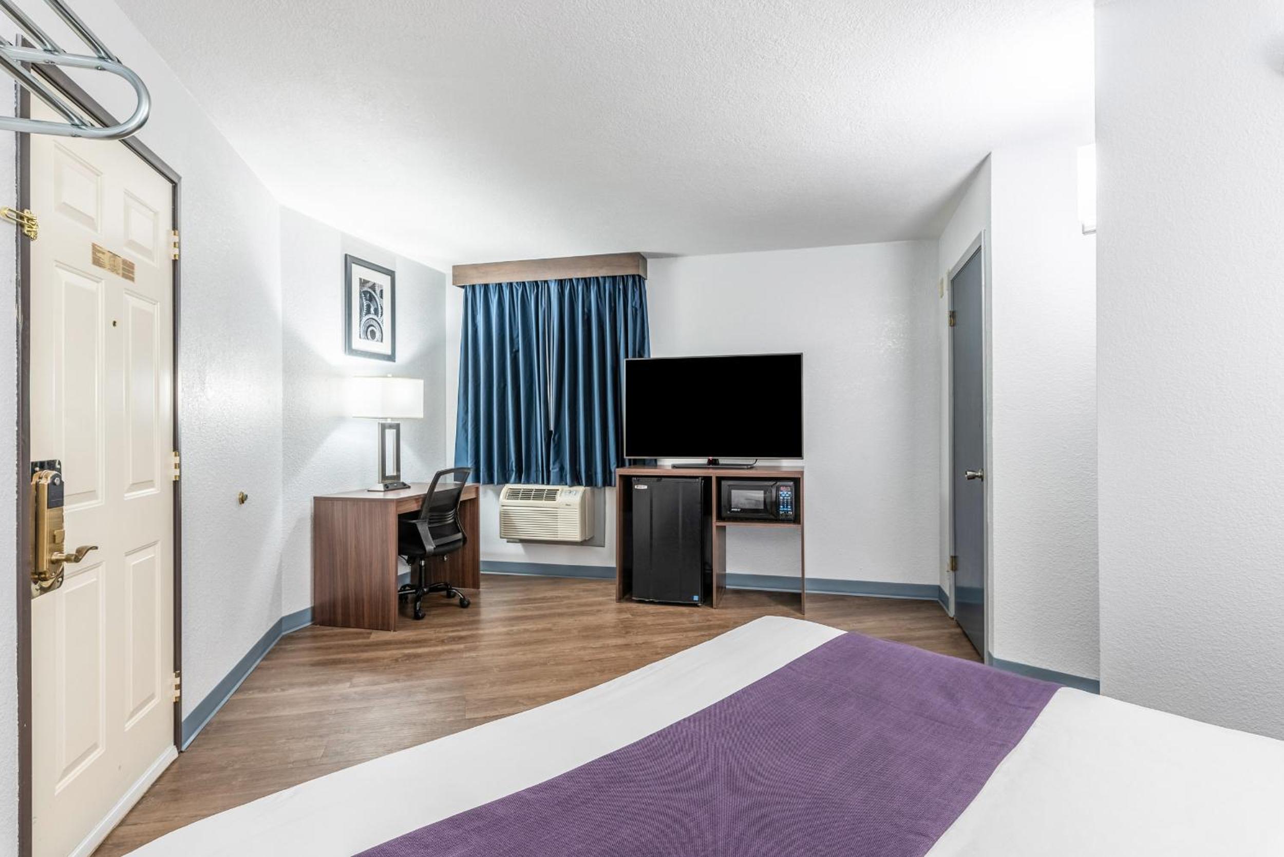 Single Room - Disability Access photo 1