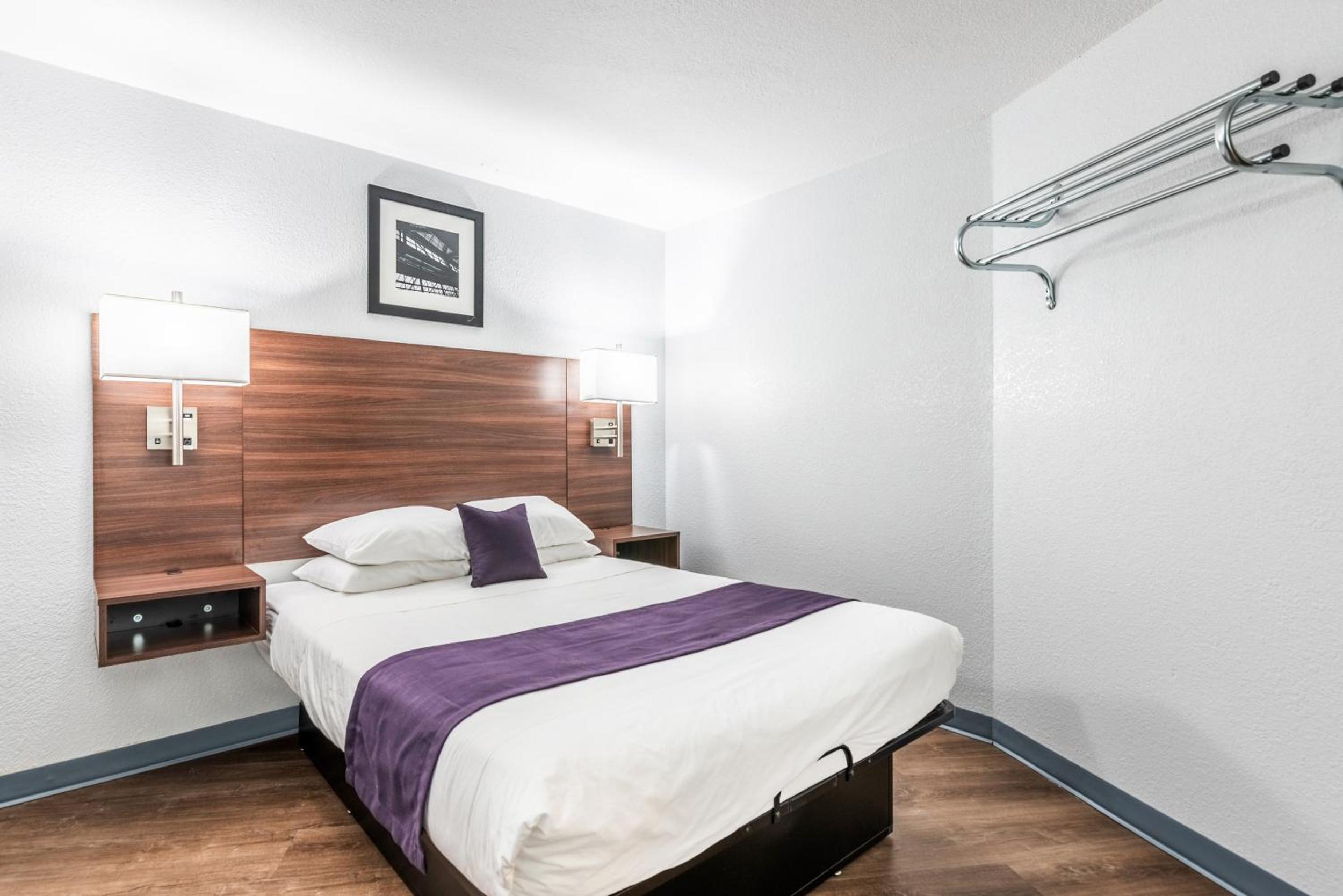 Single Room - Disability Access photo 3
