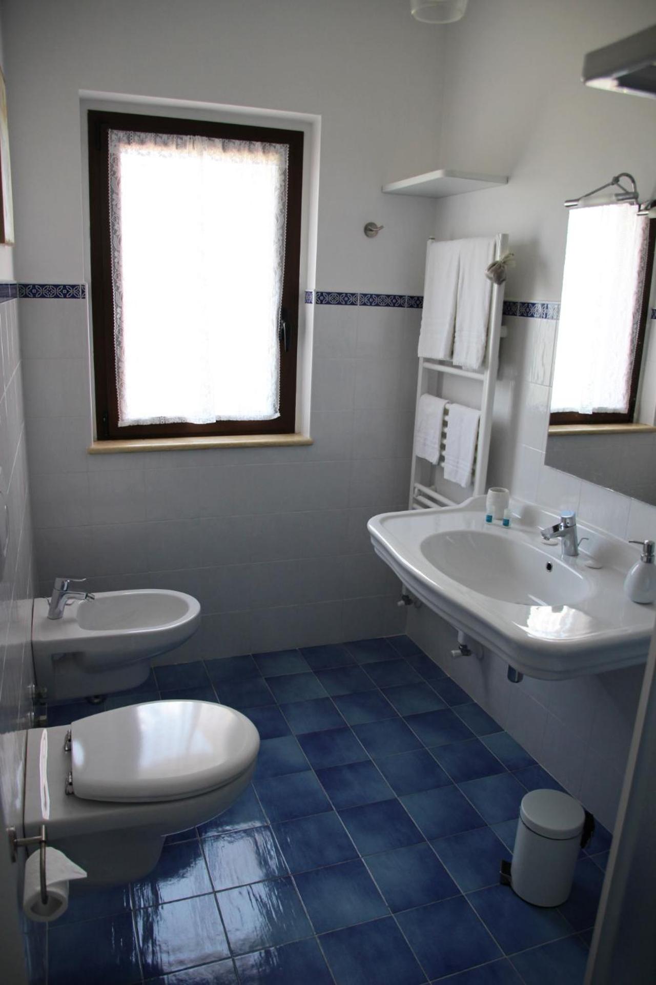 Comfort Triple Room - Photo 9
