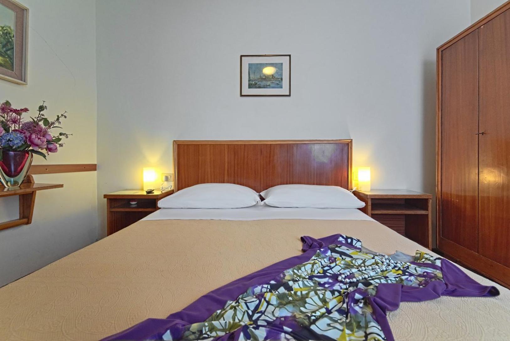 Standard Double or Twin Room with Shared Bathroom photo 1