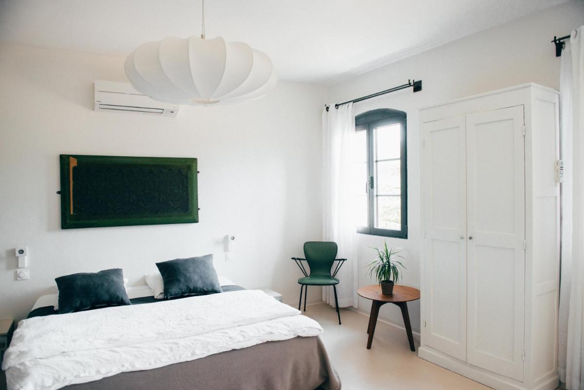 Superior King Room - Photo 7