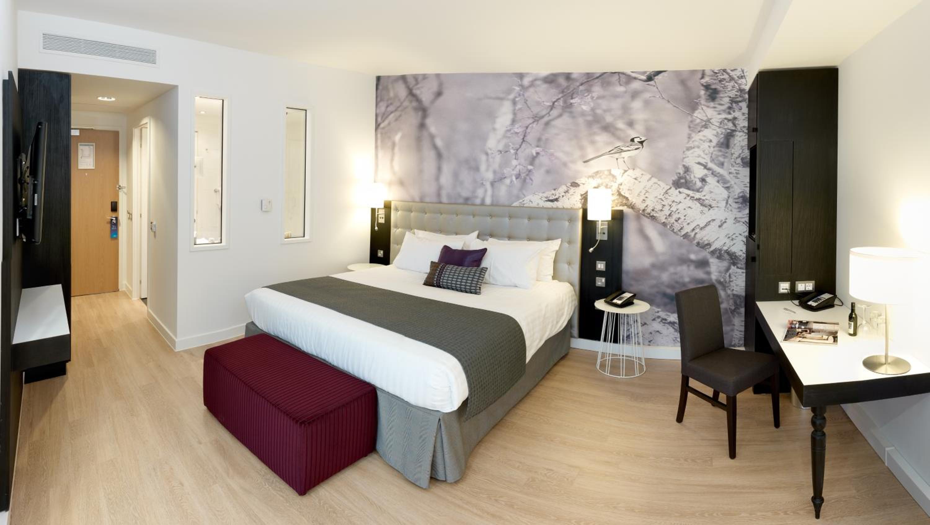 Superior Room with Runway View photo 3