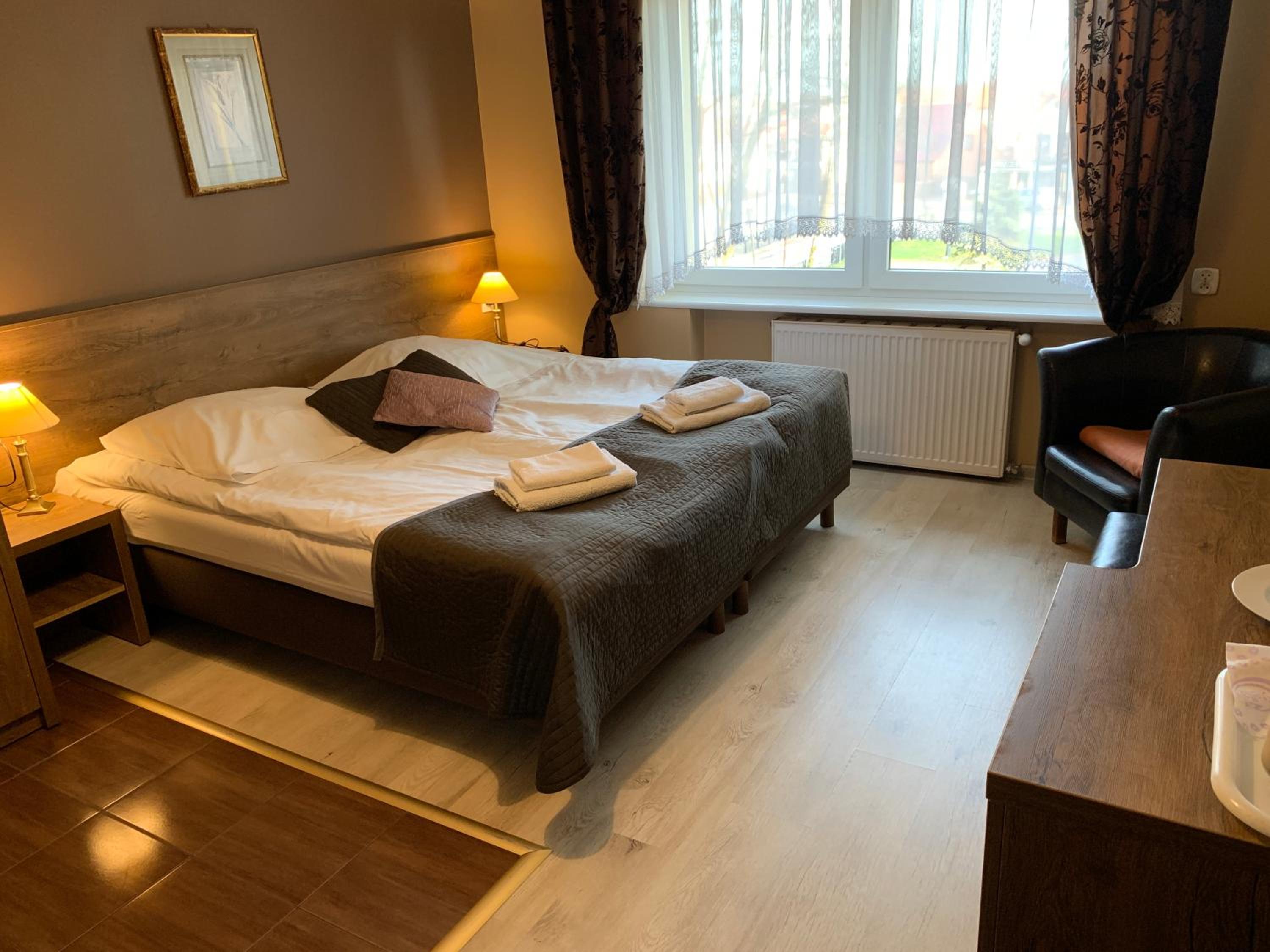 Standard Twin Room - Photo 1