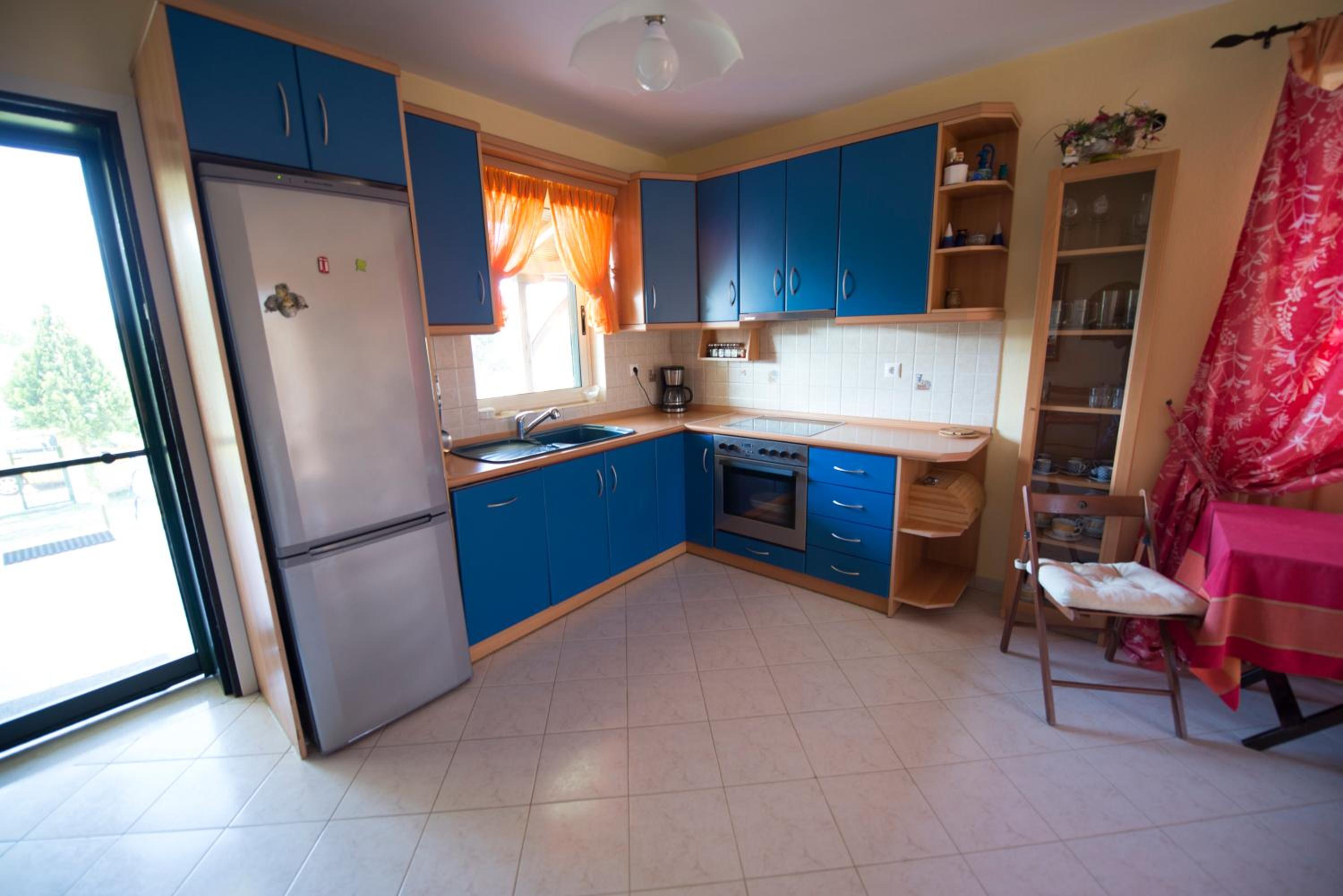Three-Bedroom House photo 2