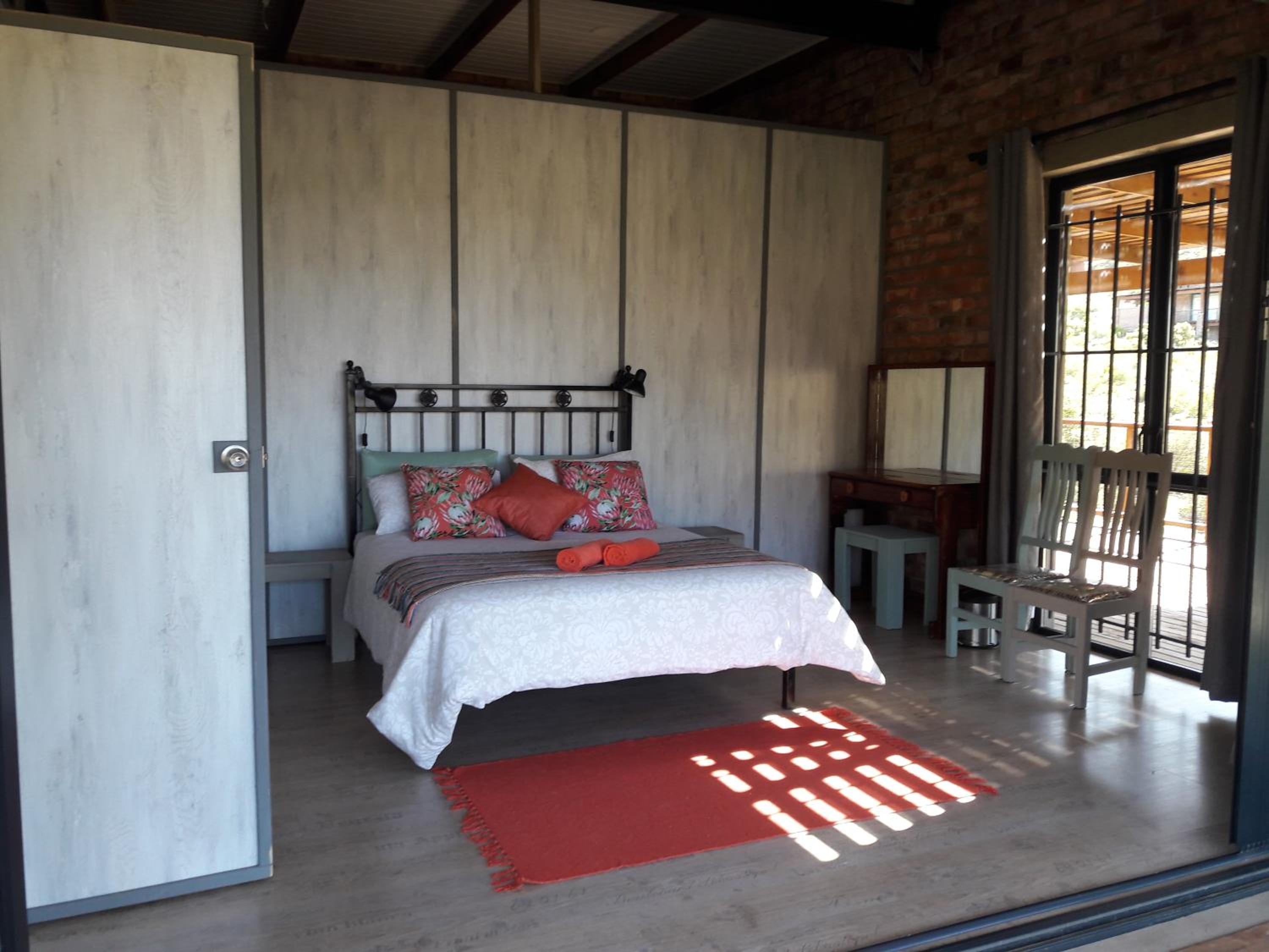 Two-Bedroom House - Photo 26