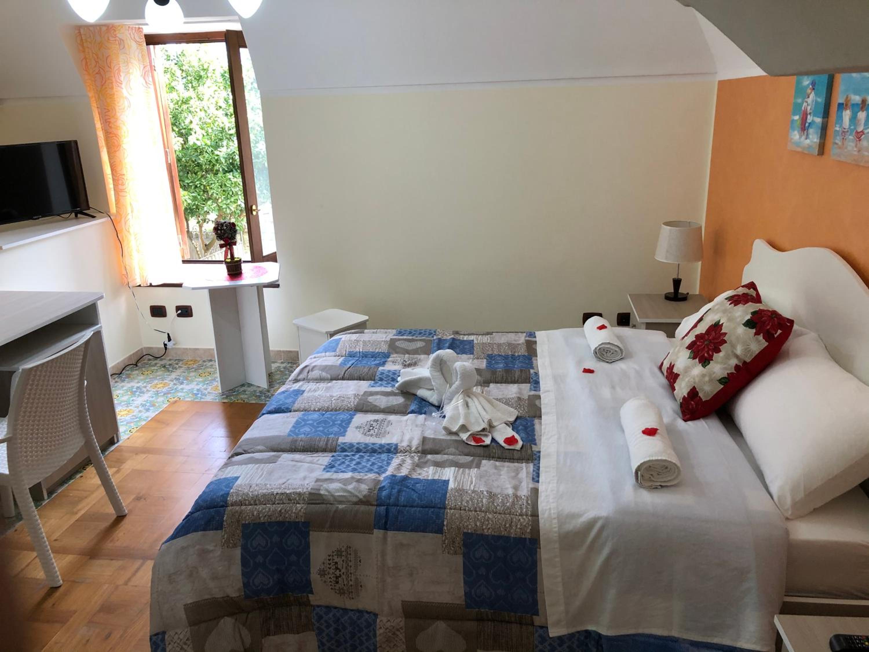 Deluxe Double or Twin Room with Garden View