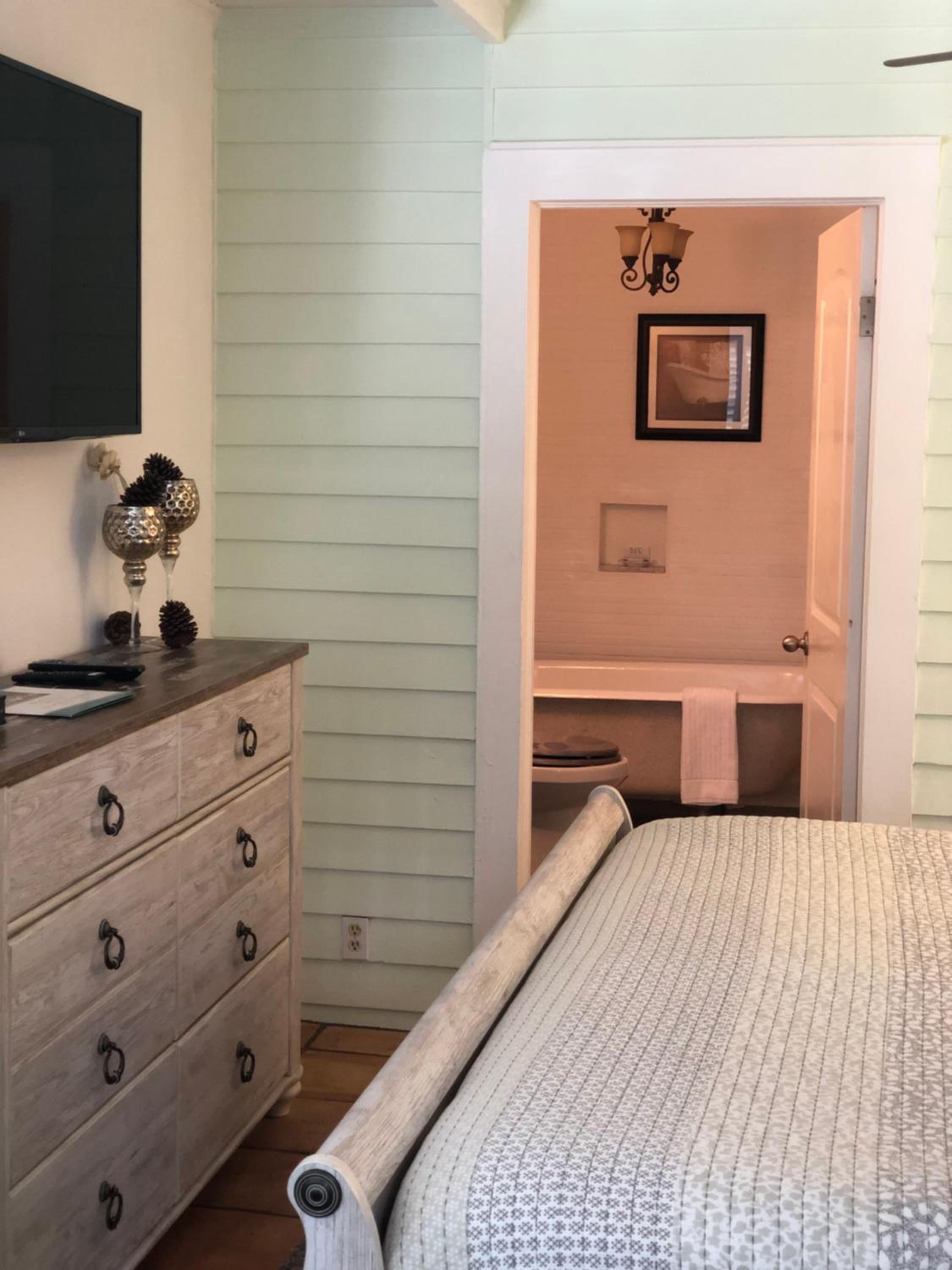 Deluxe King Room photo 1