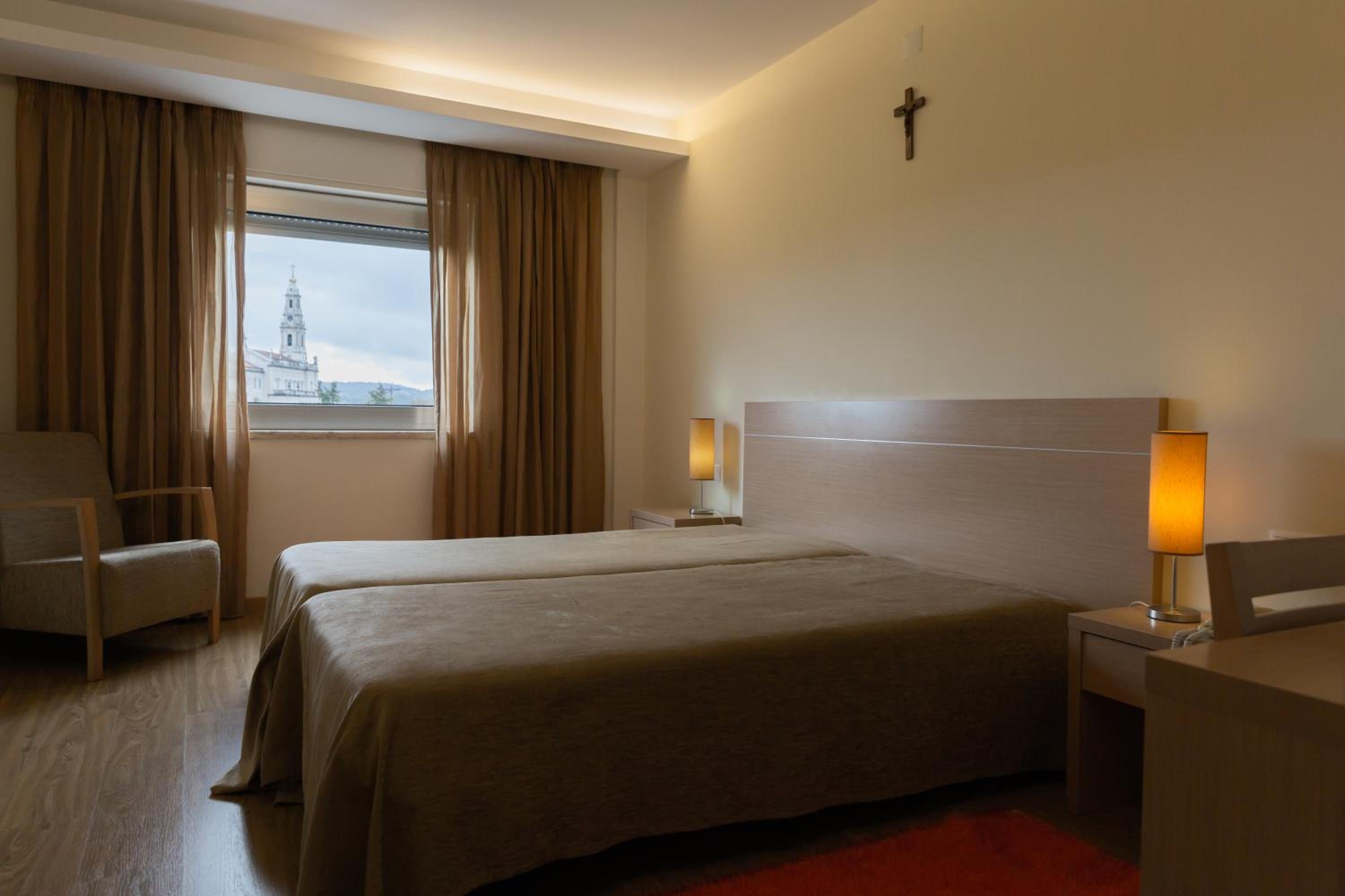 Double or Twin Room - Photo 4