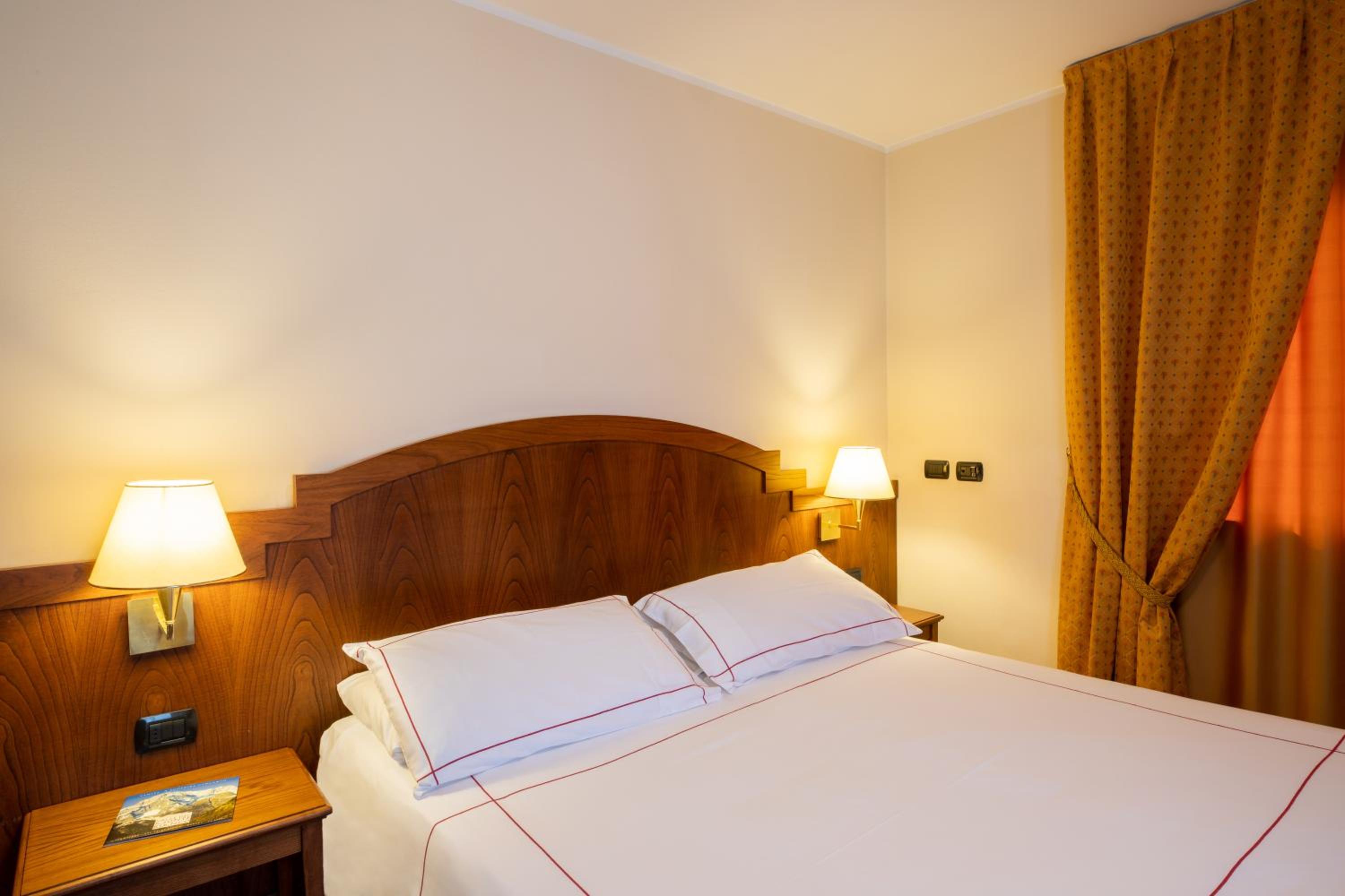 Standard Double Room - Photo 3