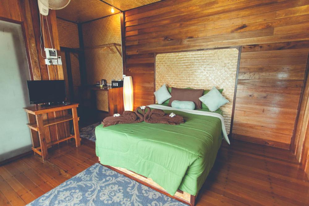 Deluxe Bungalow