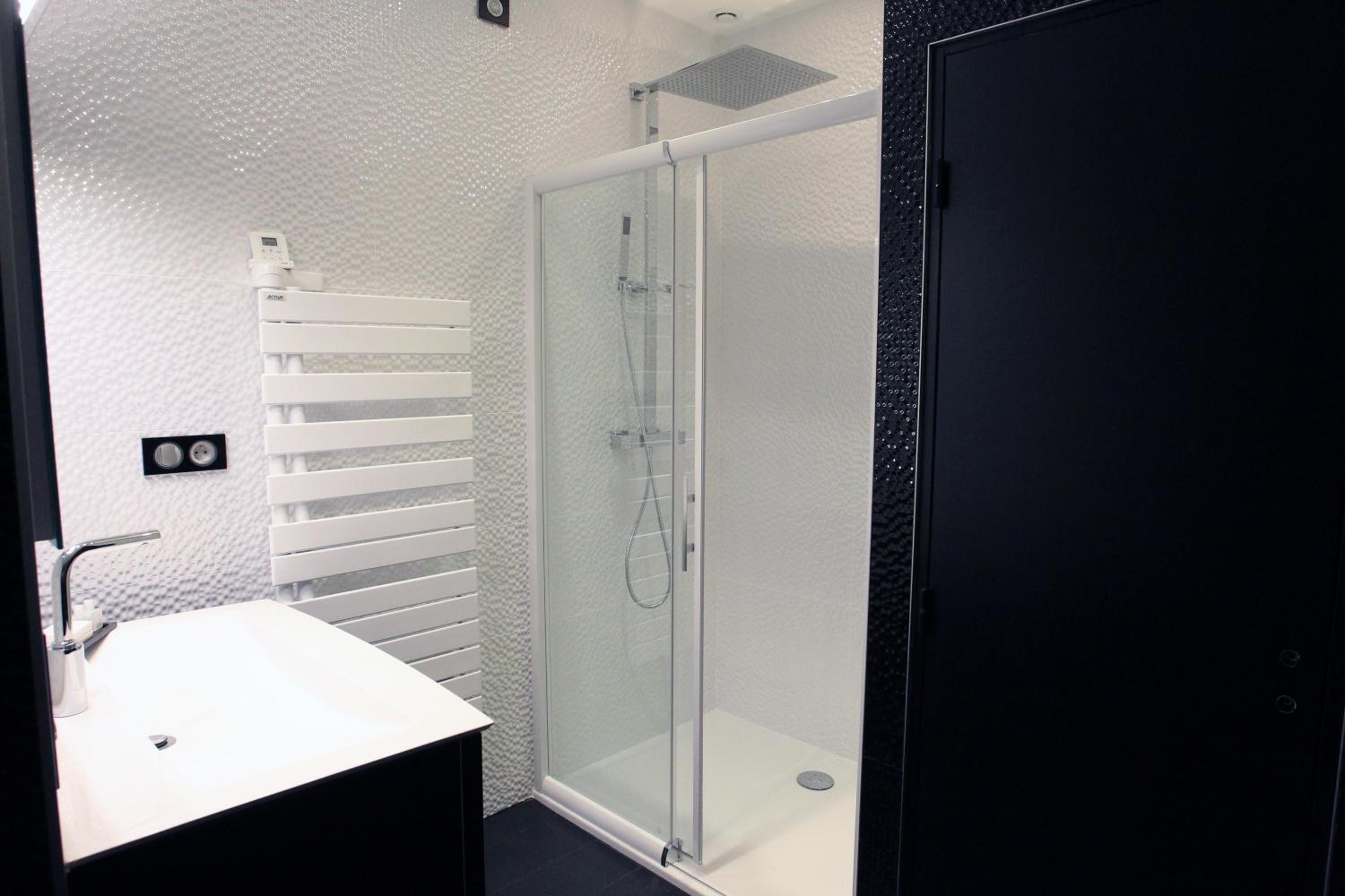 Deluxe Suite 2 - Photo 18