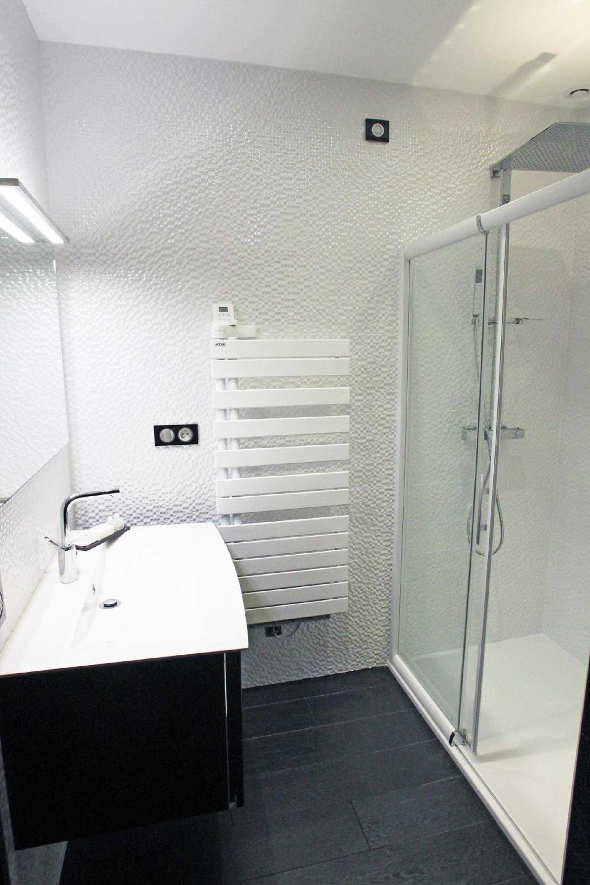 Deluxe Suite 2 - Photo 16