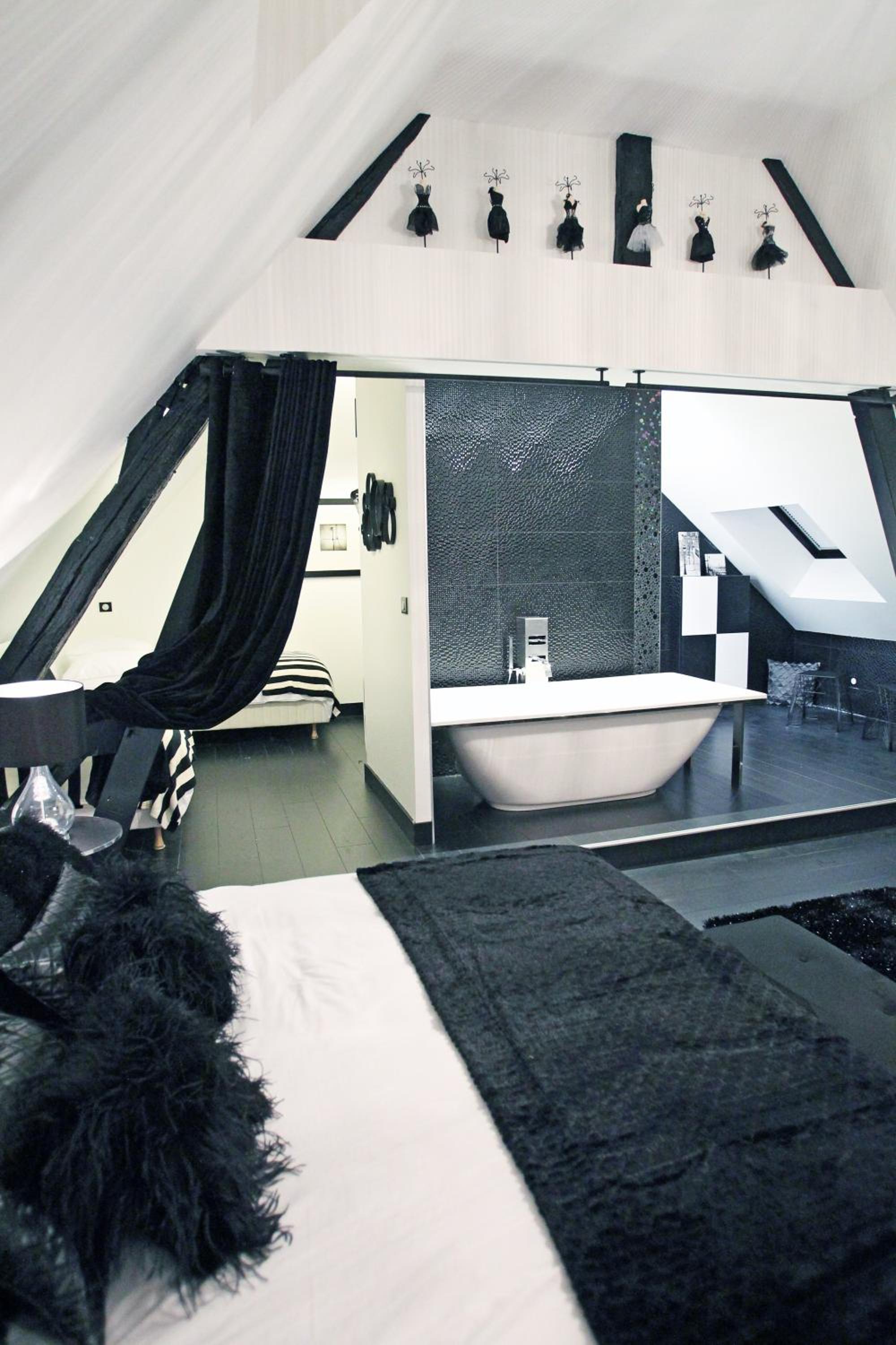 Deluxe Suite 2 - Photo 12