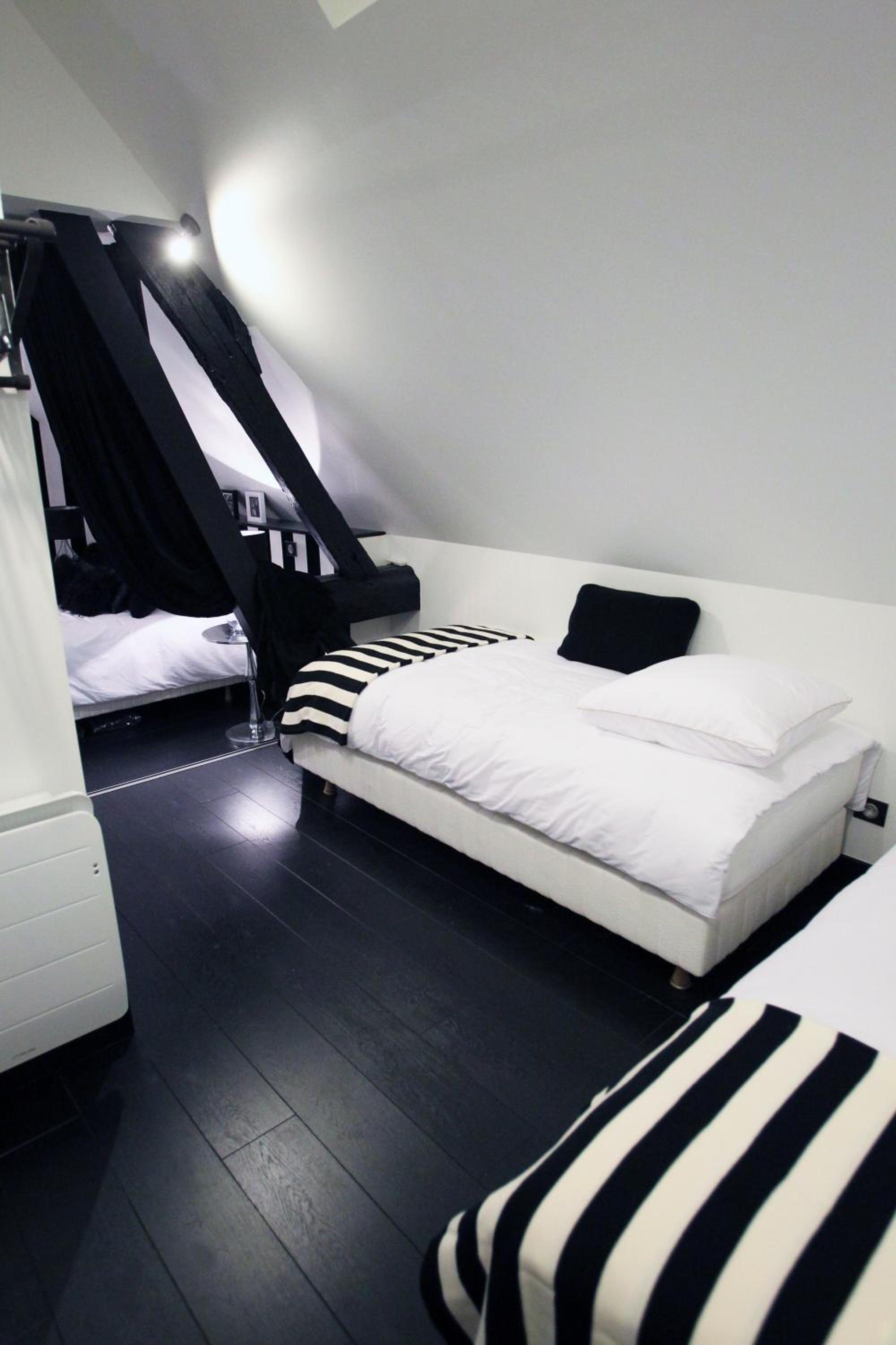Deluxe Suite 2 - Photo 11