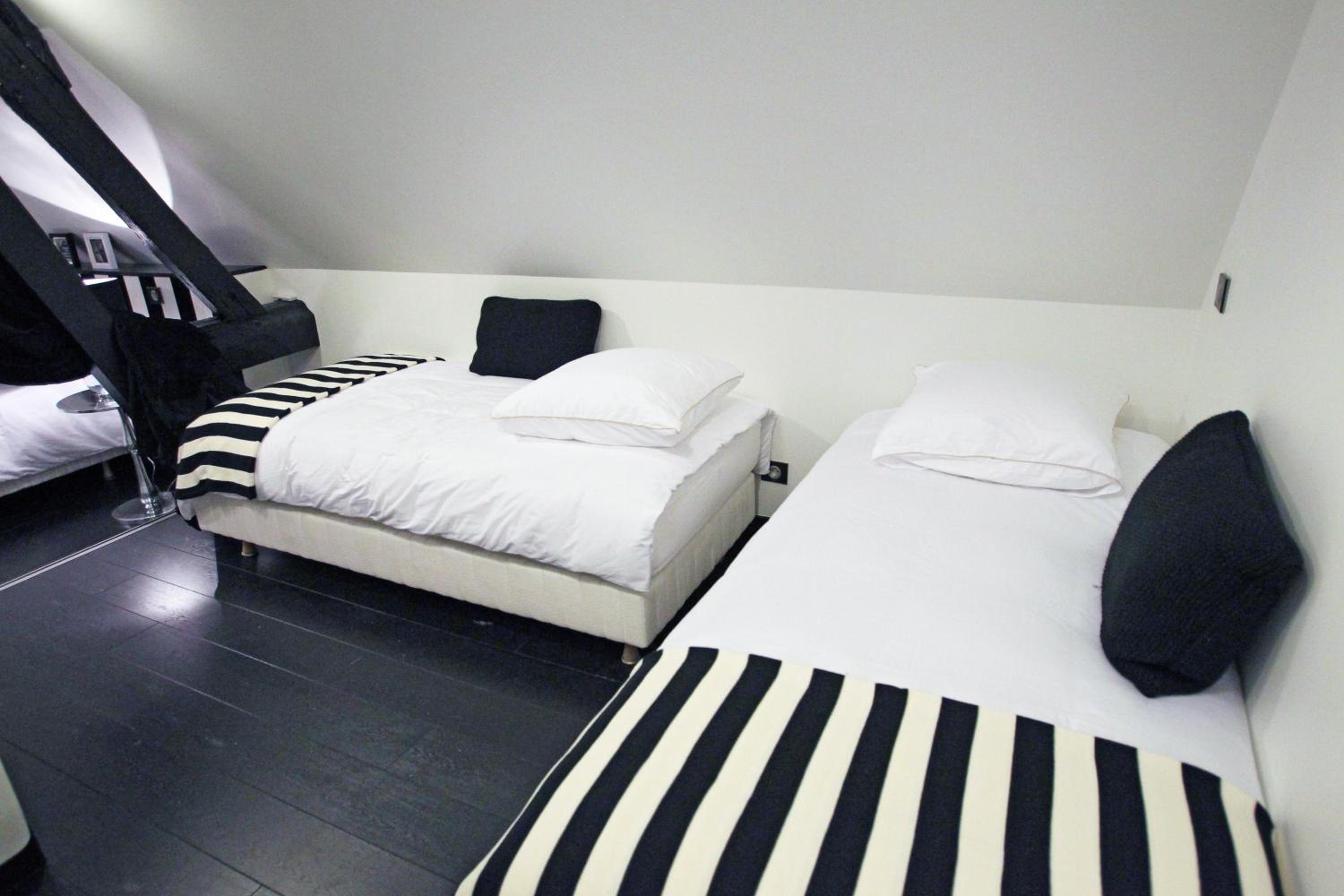 Deluxe Suite 2 - Photo 9