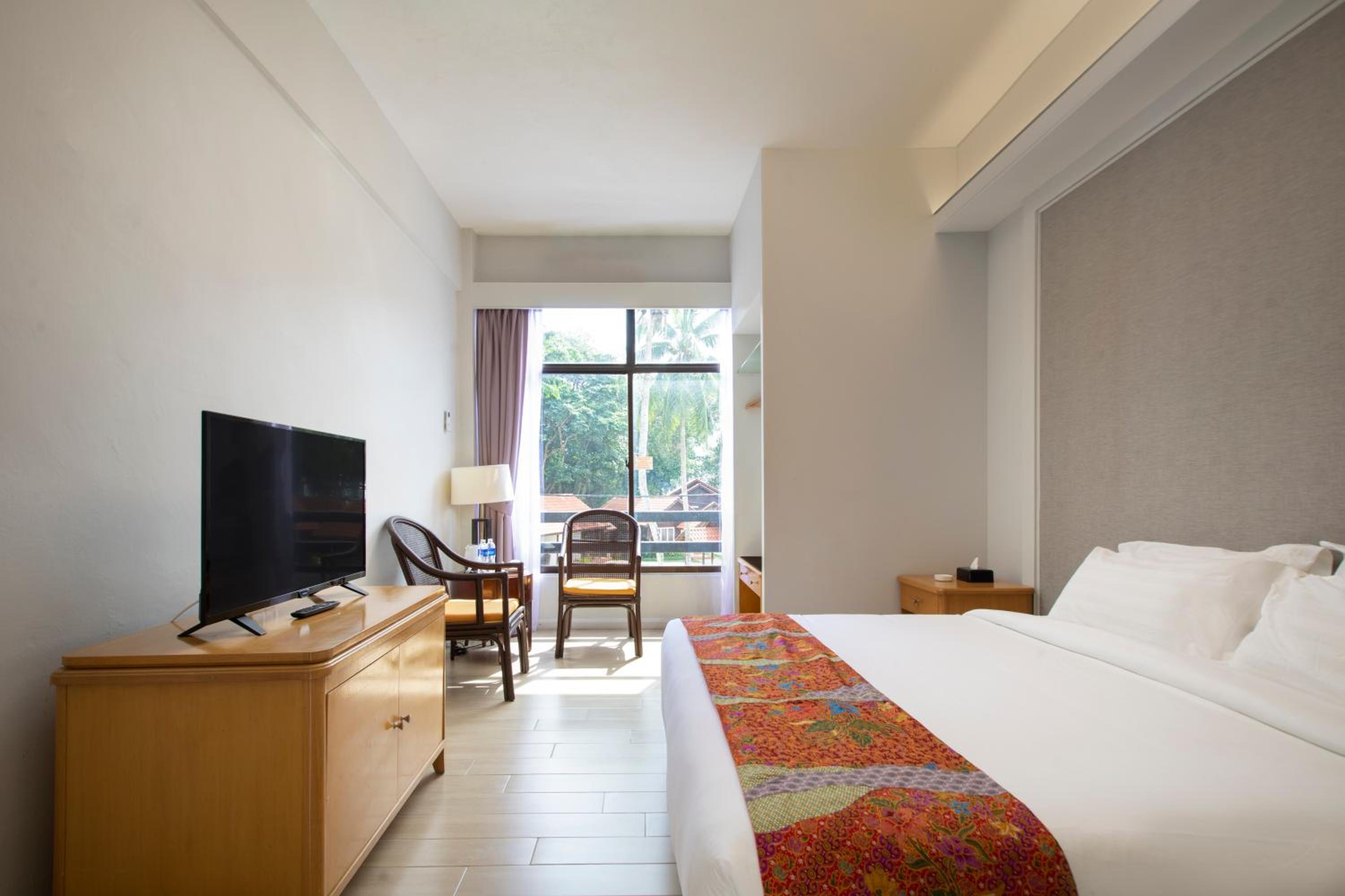 Deluxe King Room - Photo 1