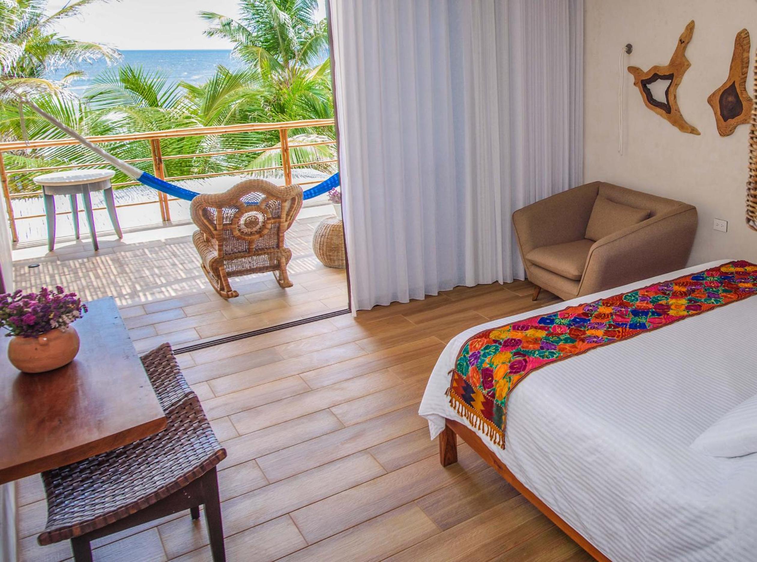 Deluxe Double Room with Balcony and Sea View - Photo 1