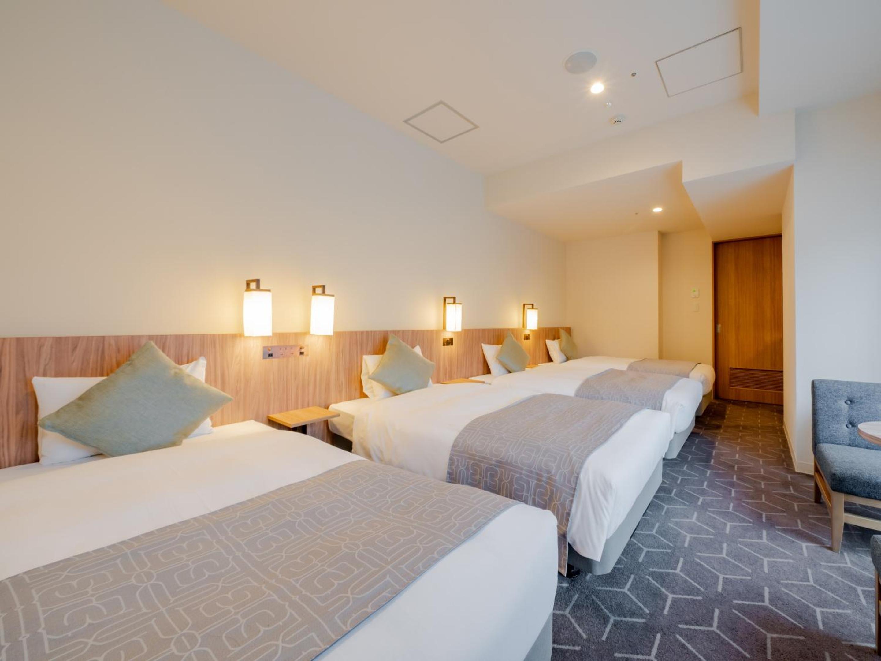 Renovated Quadruple Room - Non-Smoking