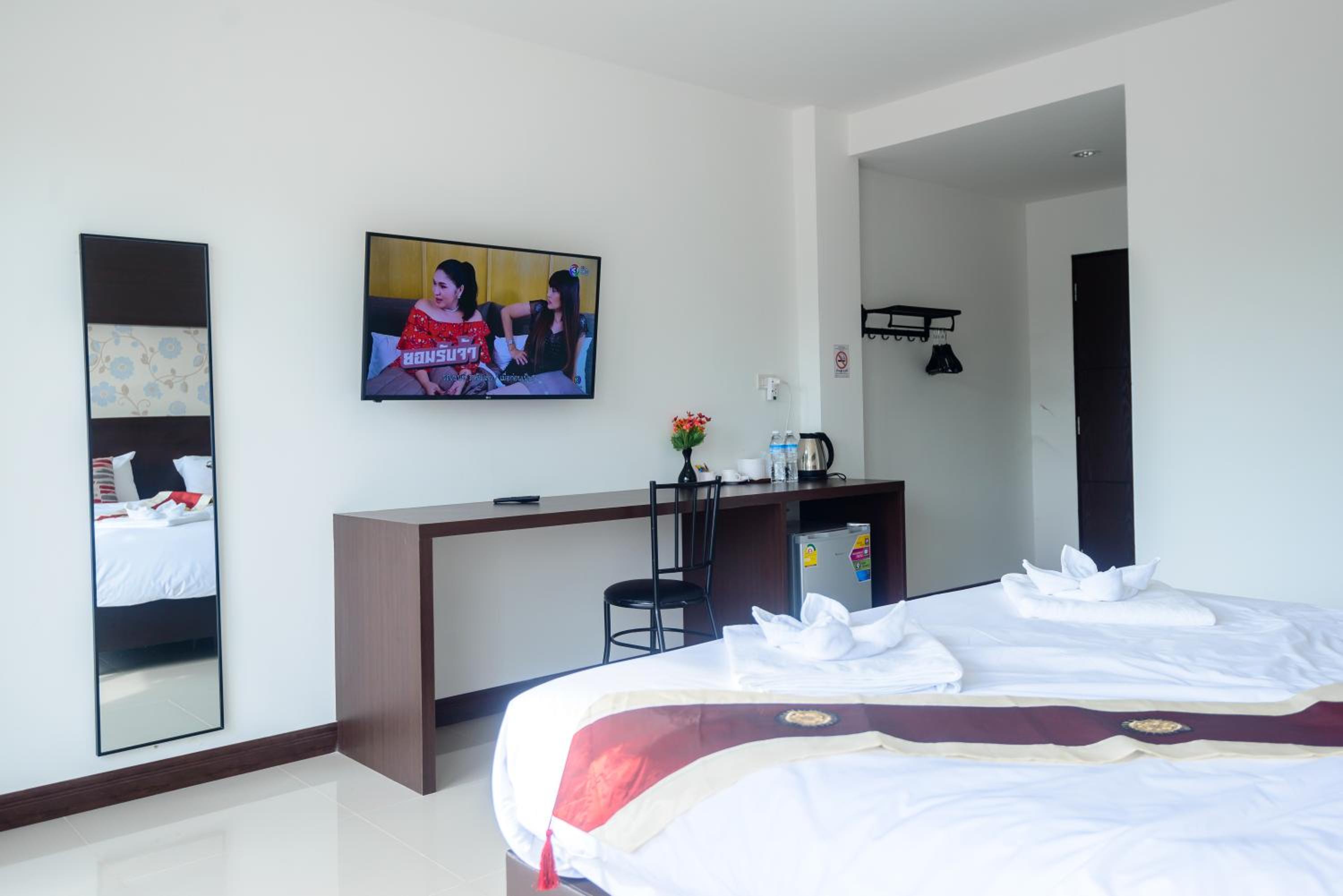 Double Room with Balcony - Photo 21