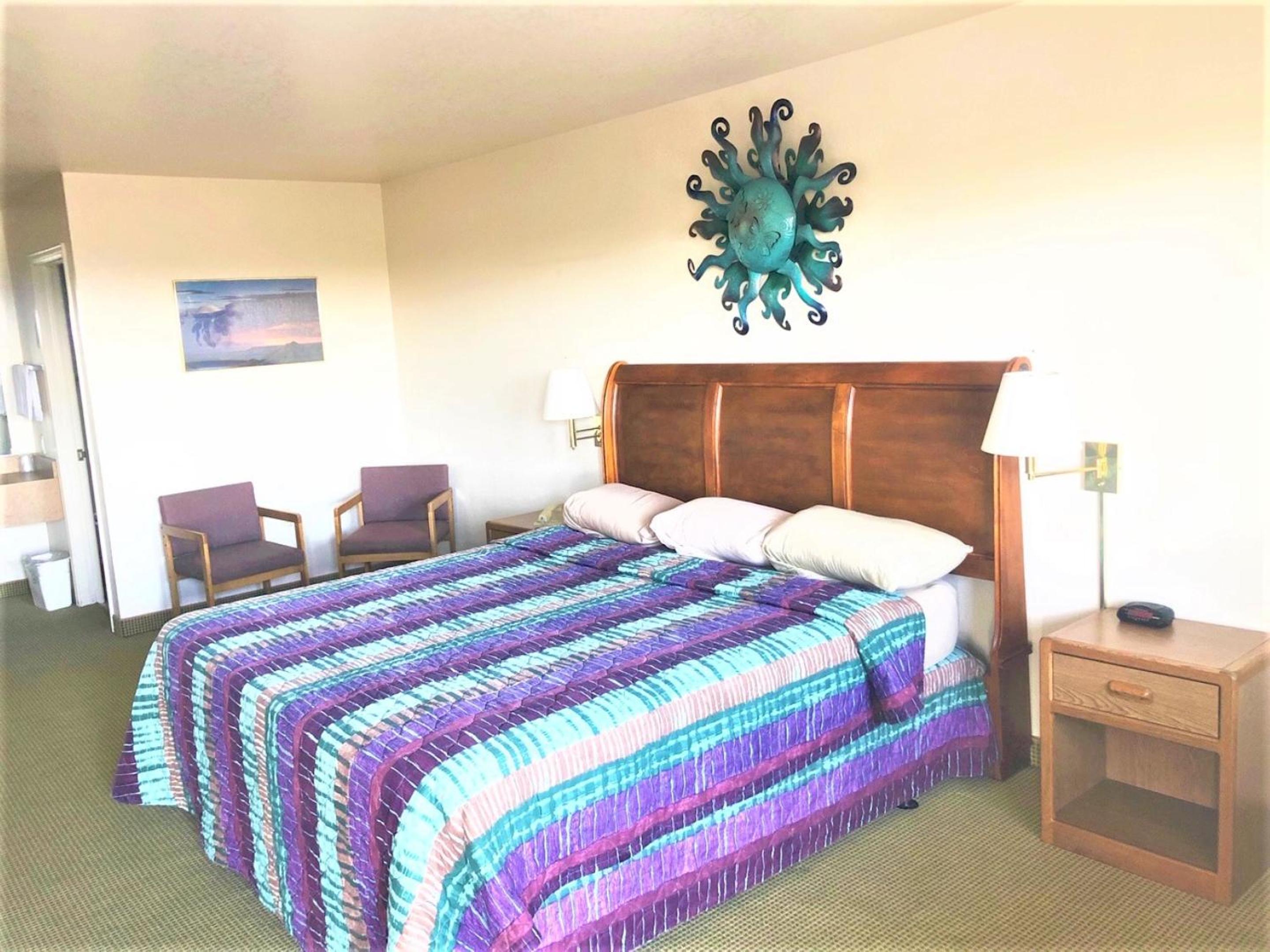 One King Bed With Microwave And Fridge