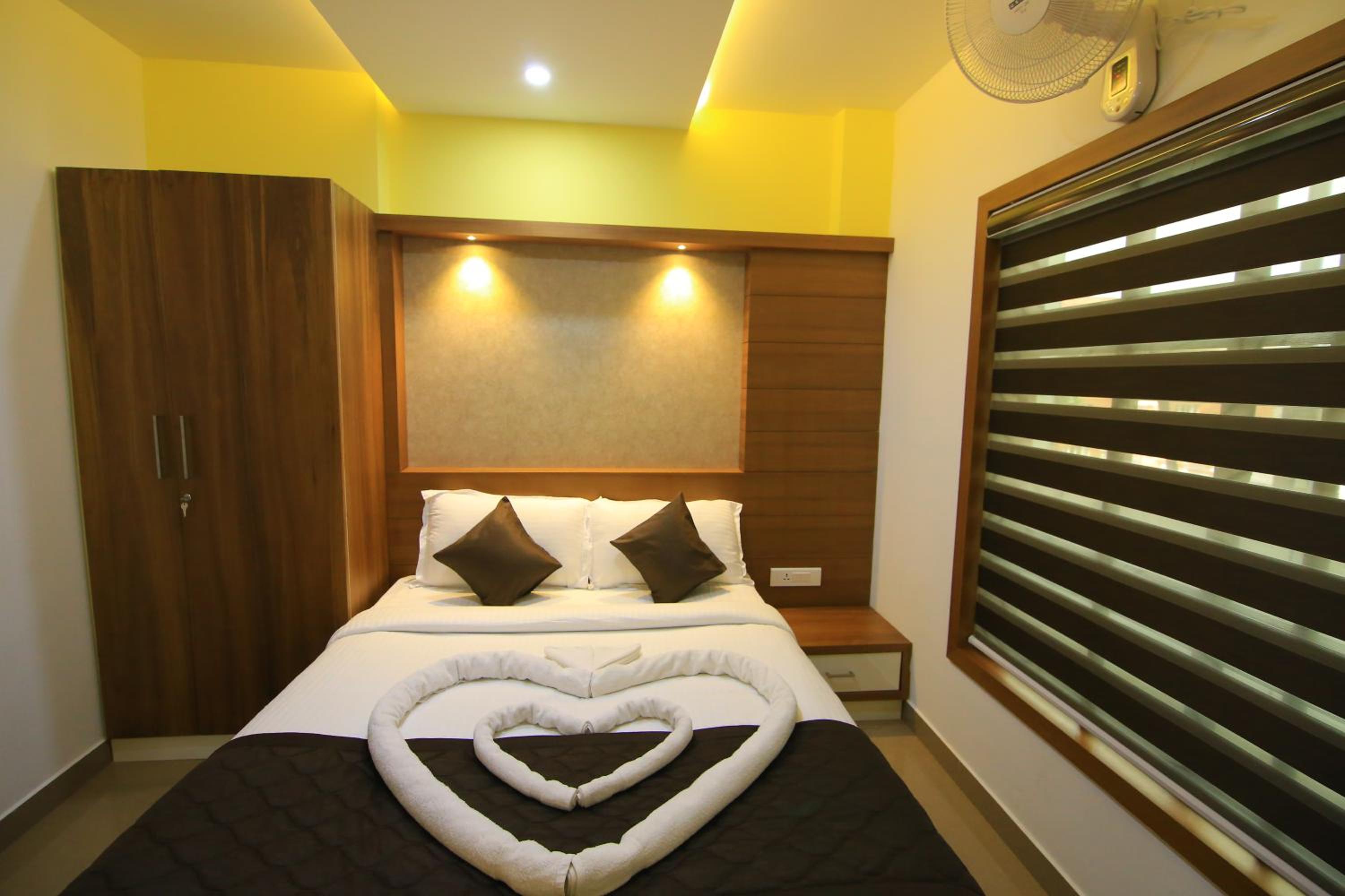 Deluxe Room - Photo 5