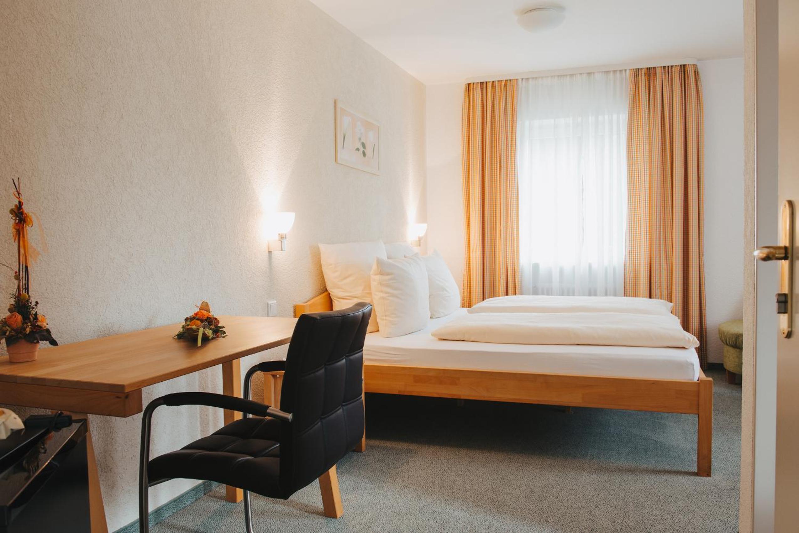 Basic Triple Room
