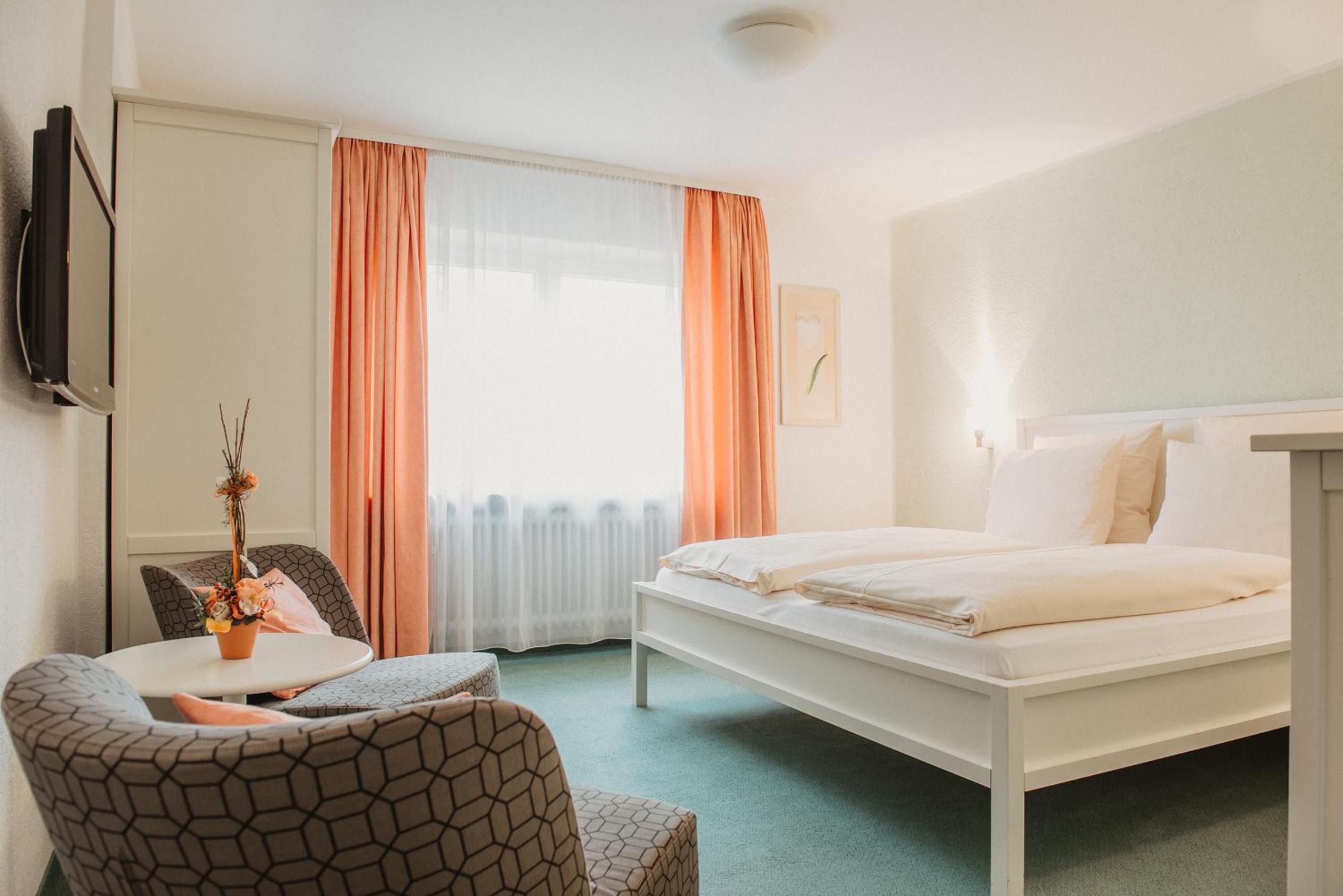 Double or Twin Room - Photo 9