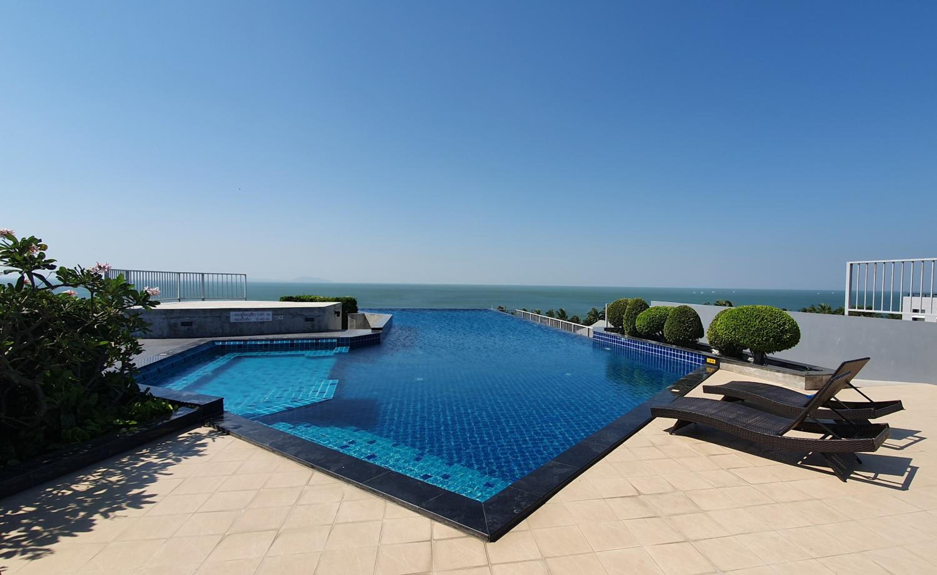 Apartment with Sea View - Photo 5