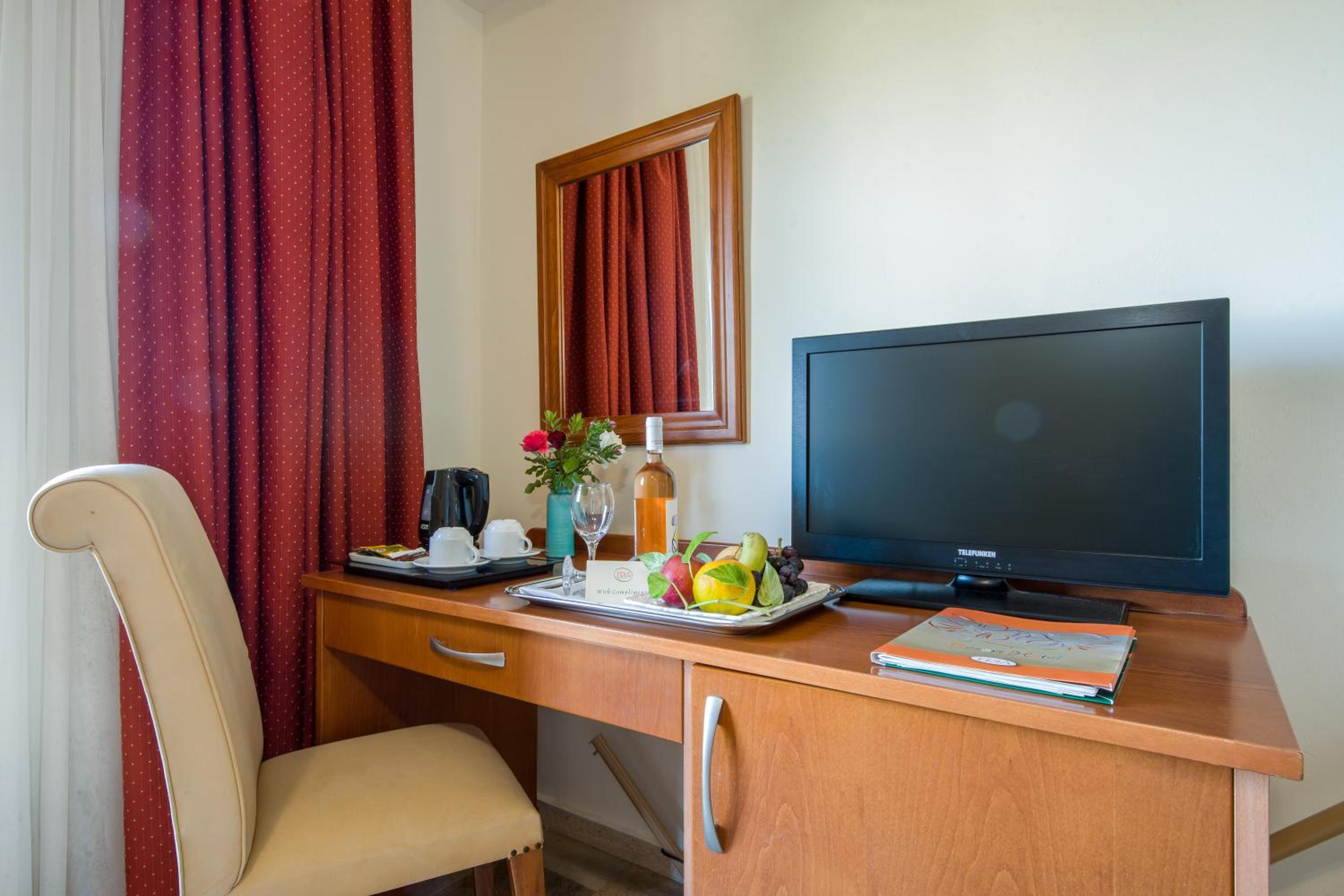 Twin Room - Photo 1