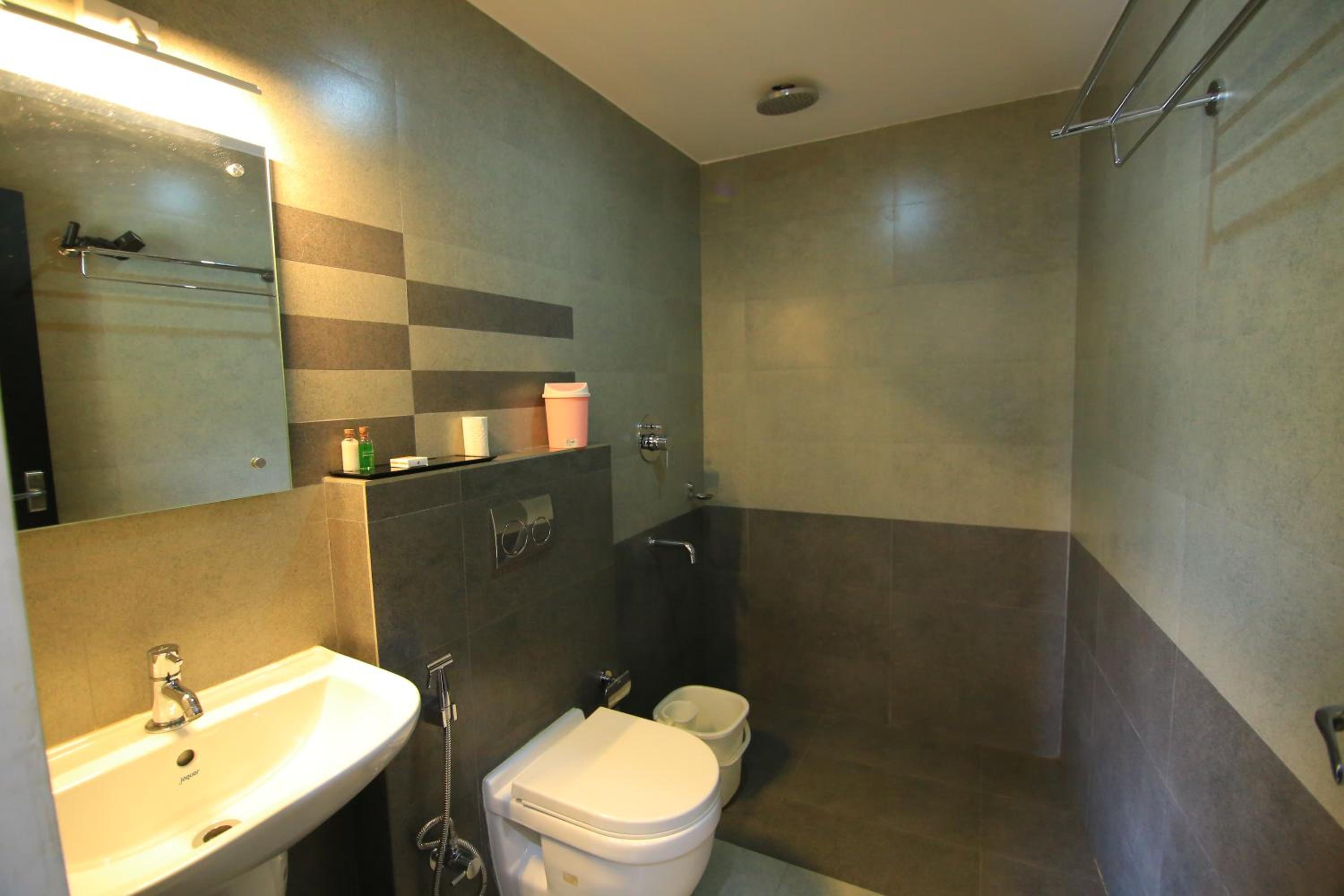 Three-Bedroom Apartment - Photo 2