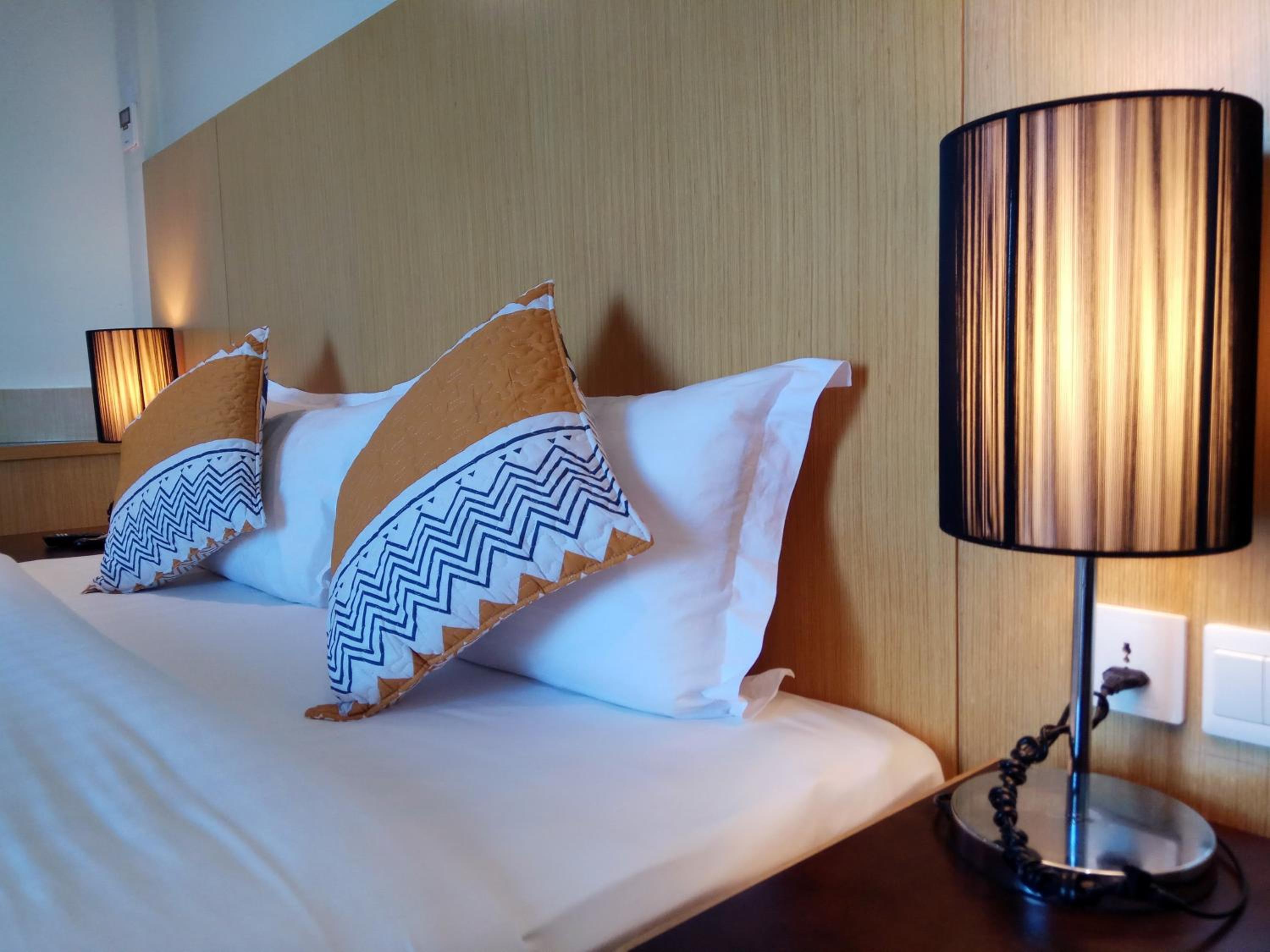Premier Deluxe Room - Photo 8