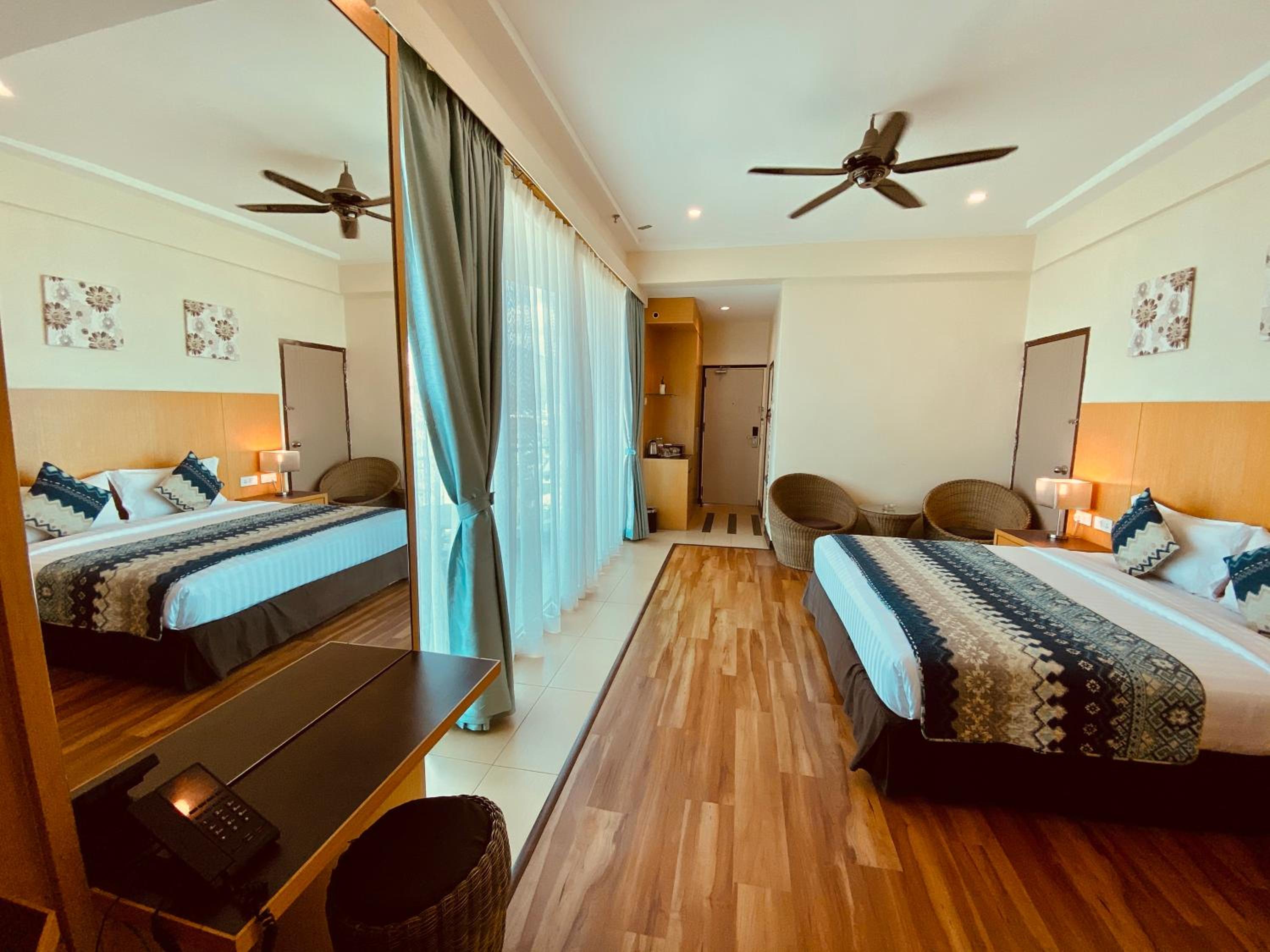 Premier Deluxe Room - Photo 4