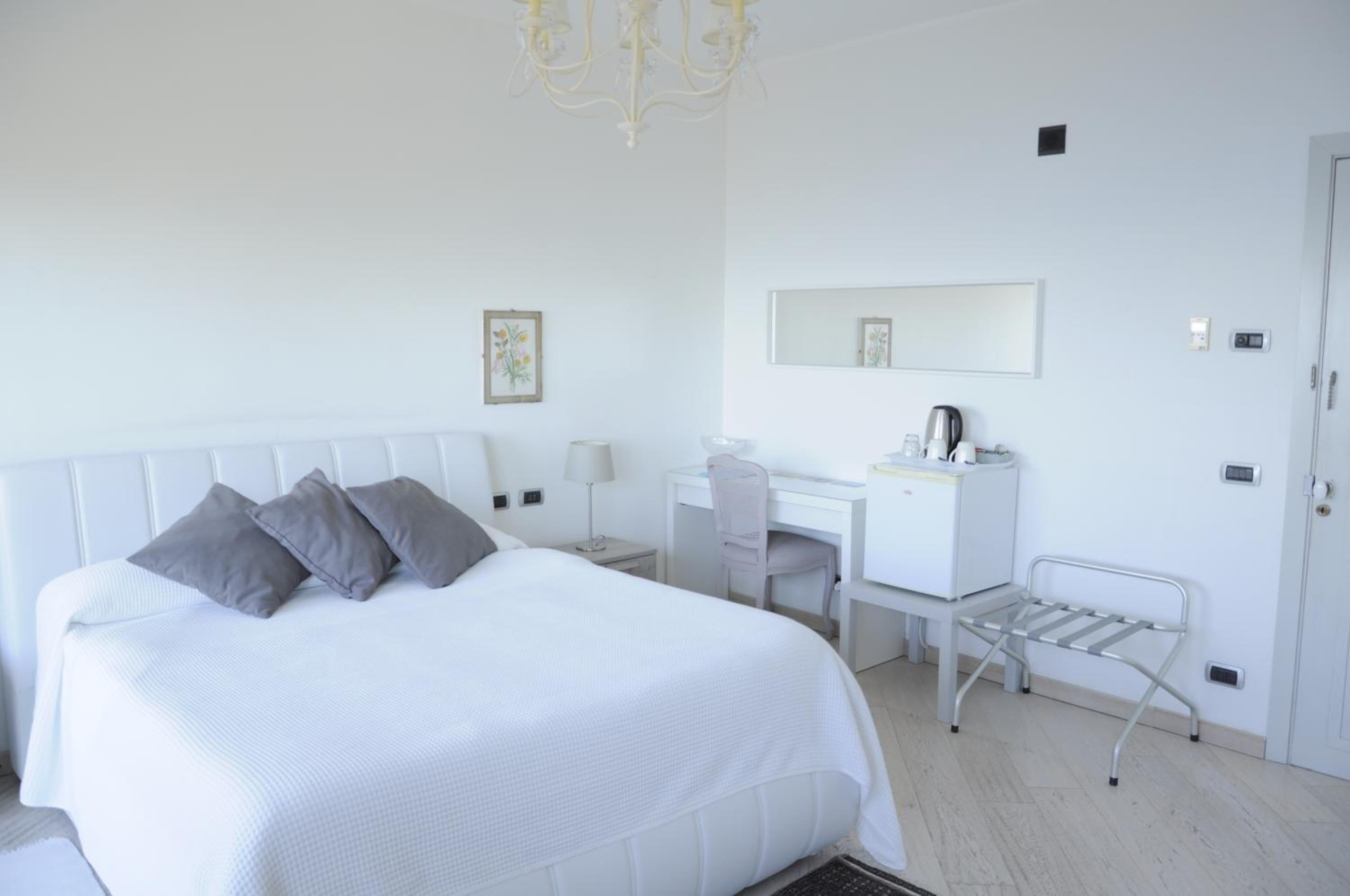 Double Room with Balcony and Sea View photo 1