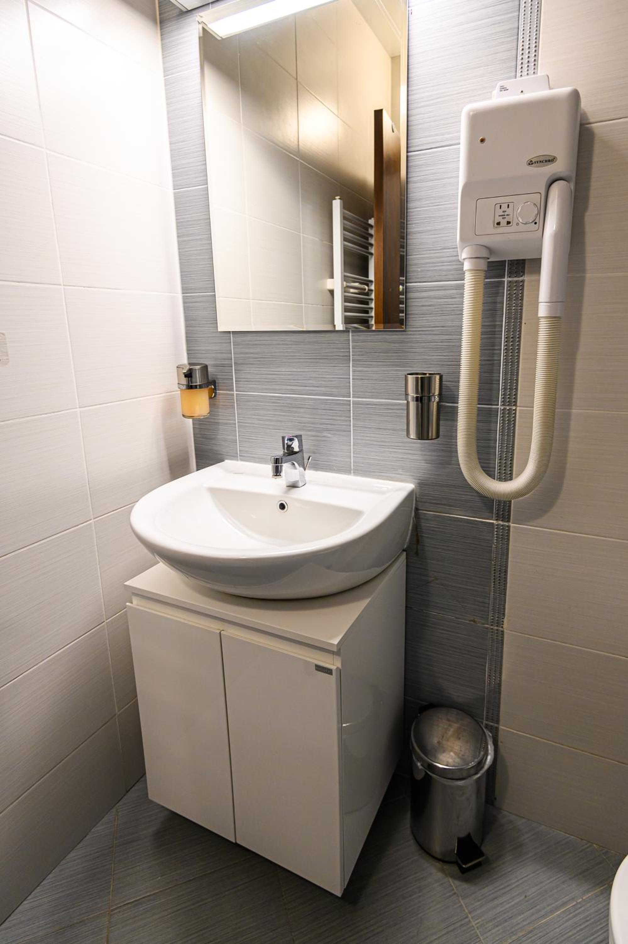 One-Bedroom Apartment - Photo 27