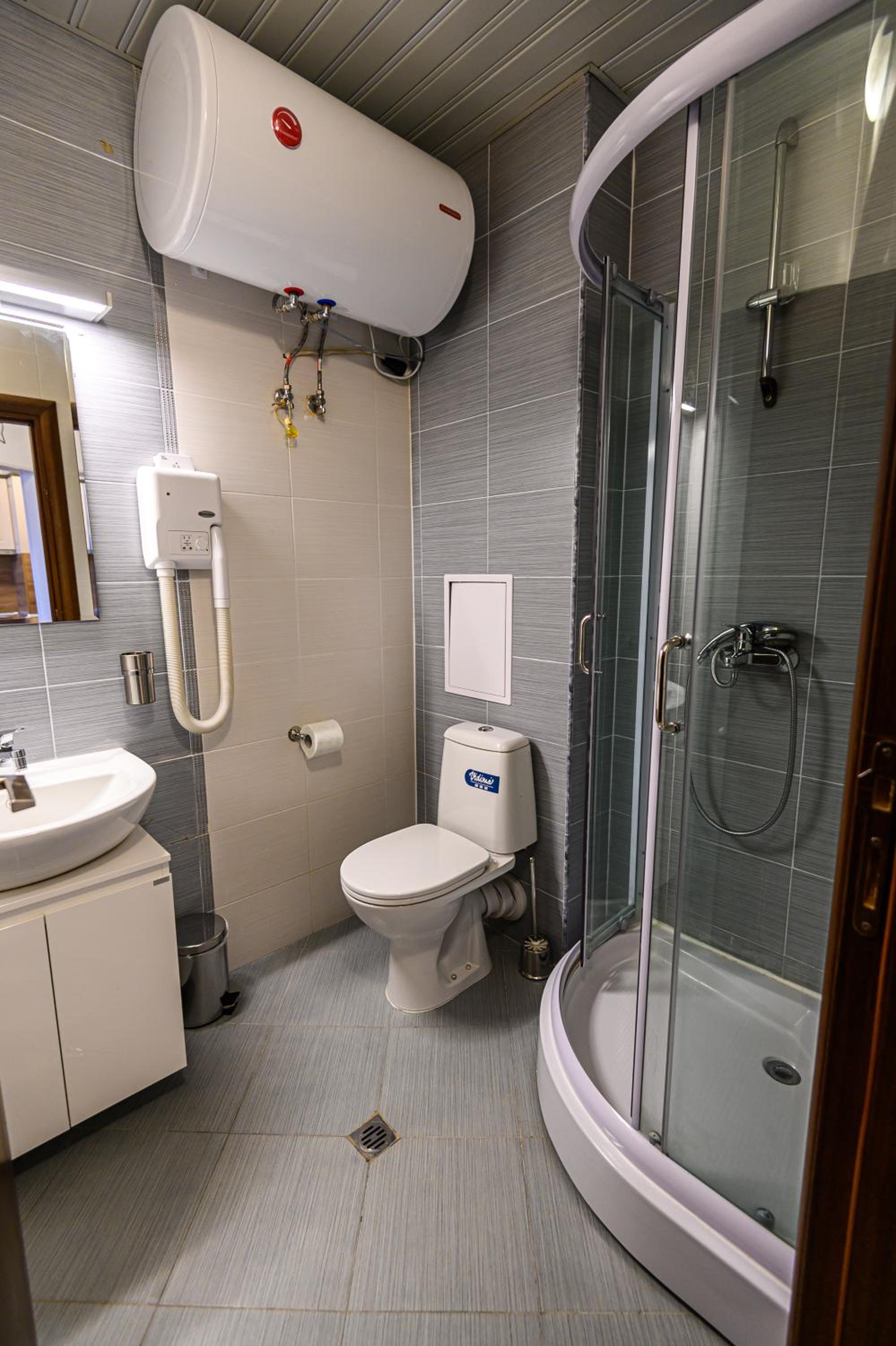 One-Bedroom Apartment - Photo 28