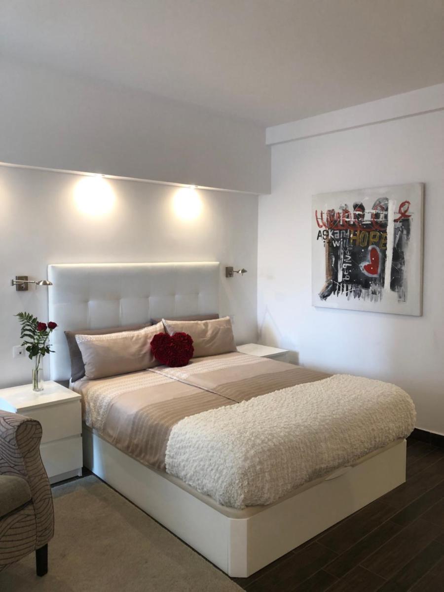 Apartment with Balcony photo 3