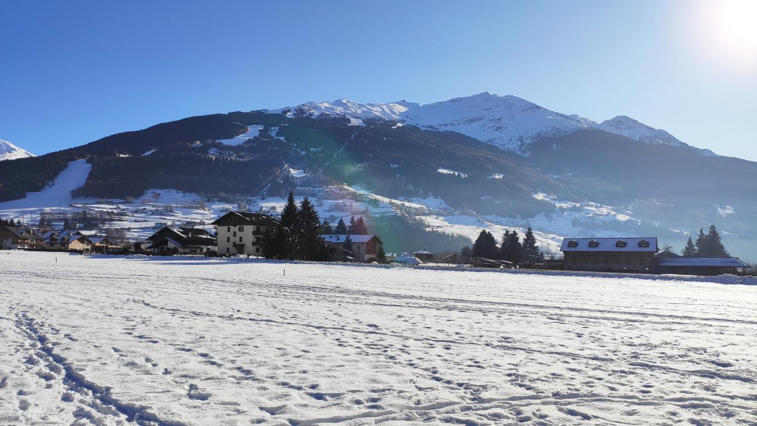 Apartment with Mountain View photo 3