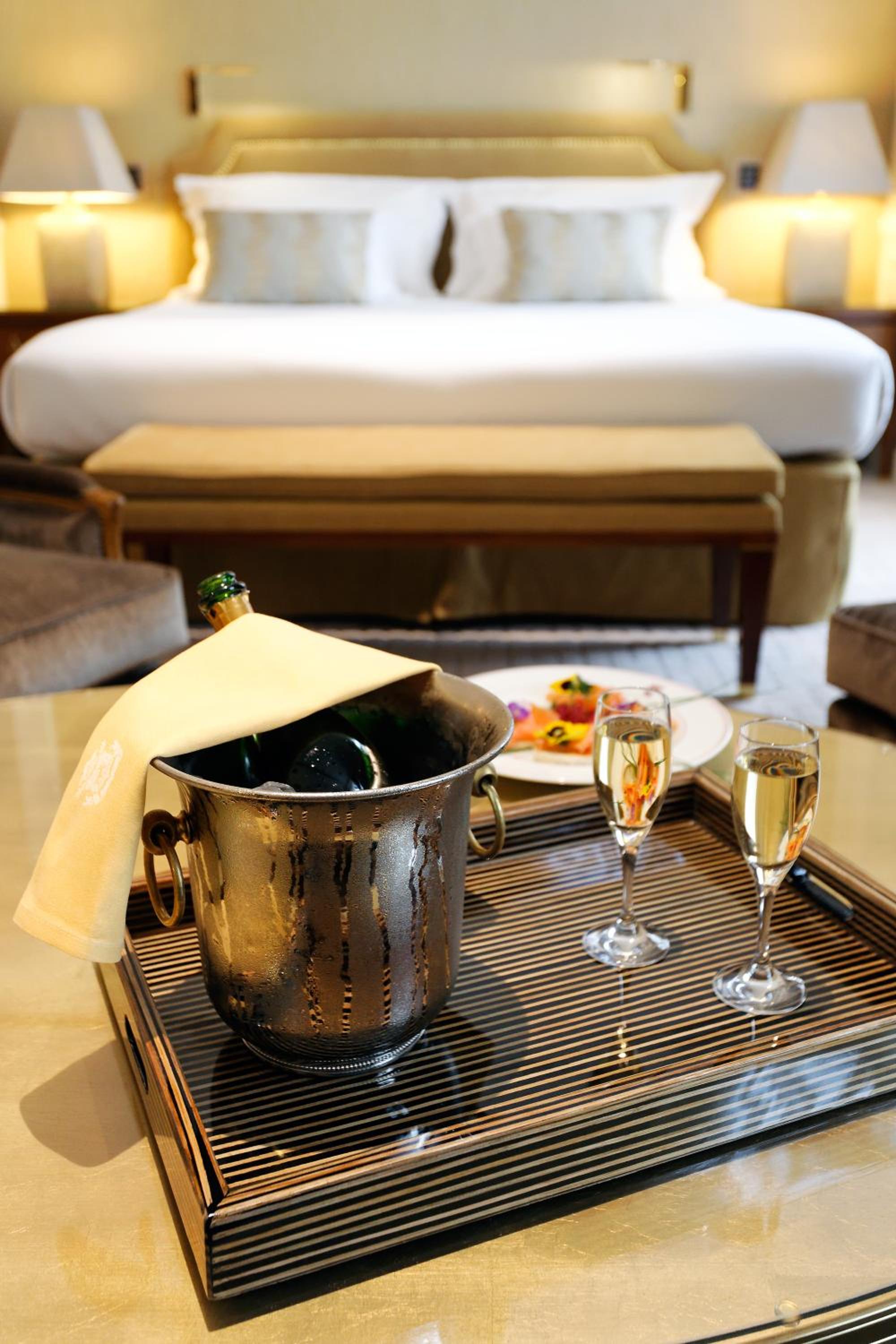 Suite - Photo 5
