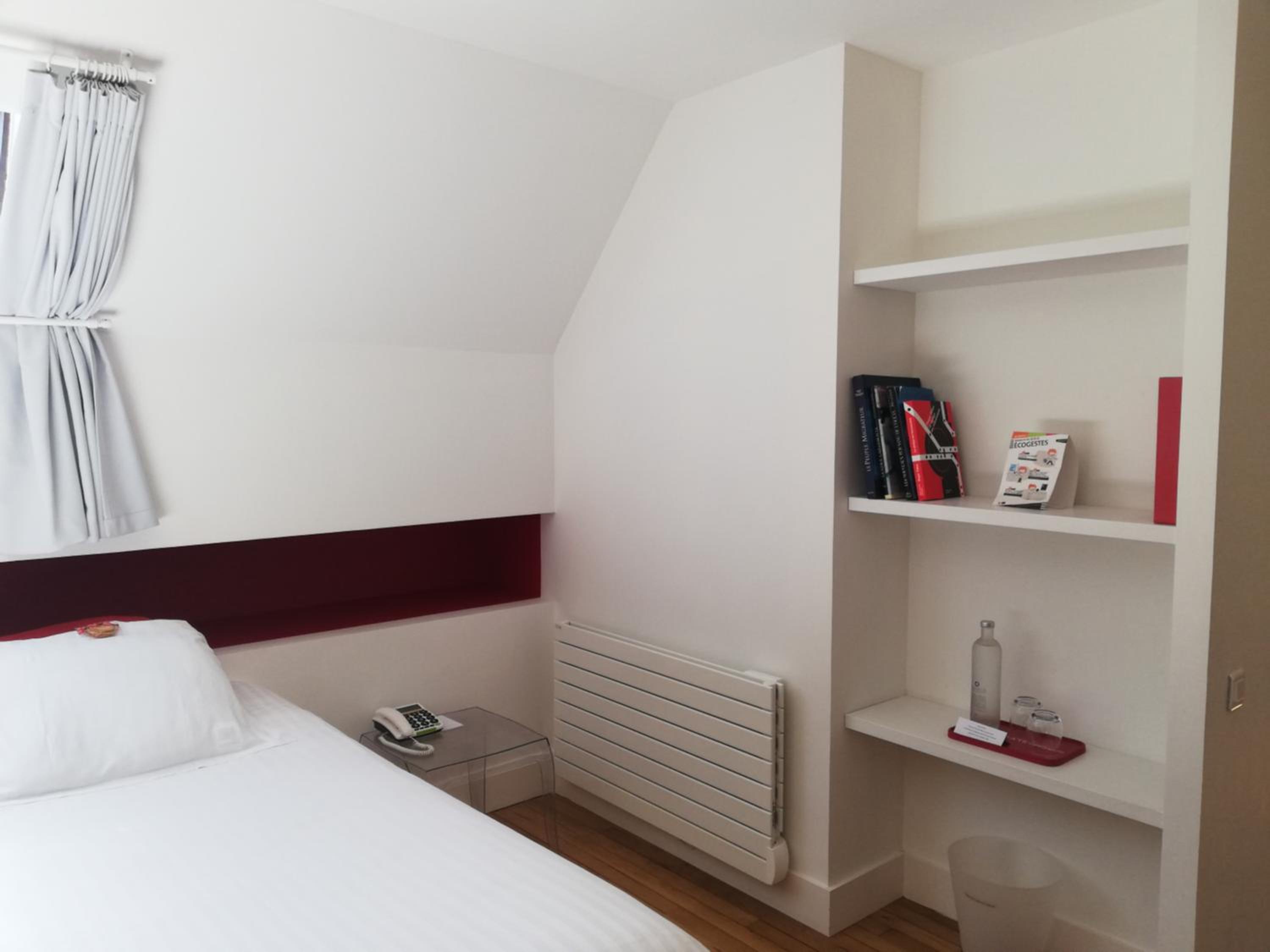 Family Suite (2 Adults + 1 Child)