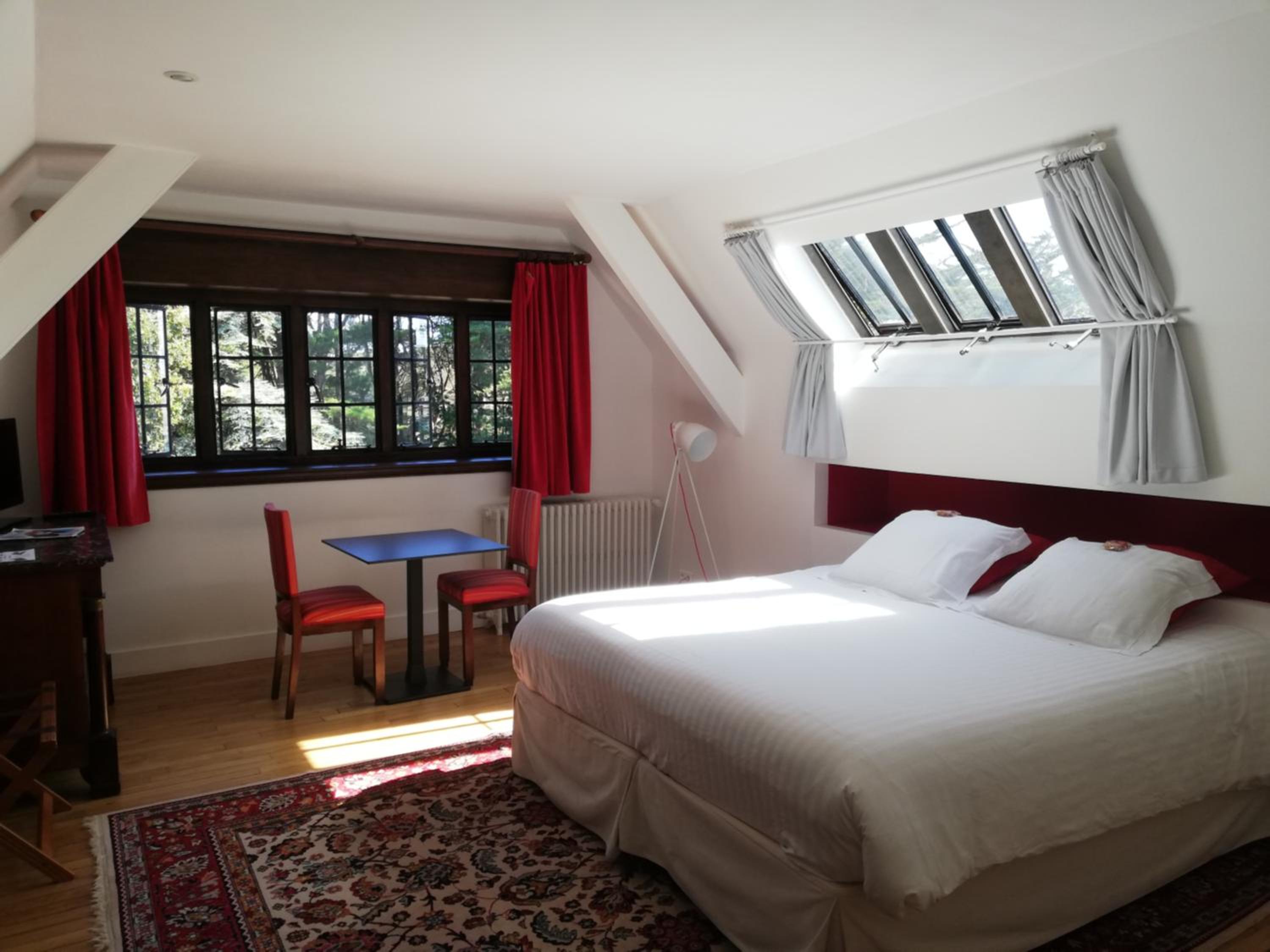 Family Suite (2 Adults + 2 Children) photo 1