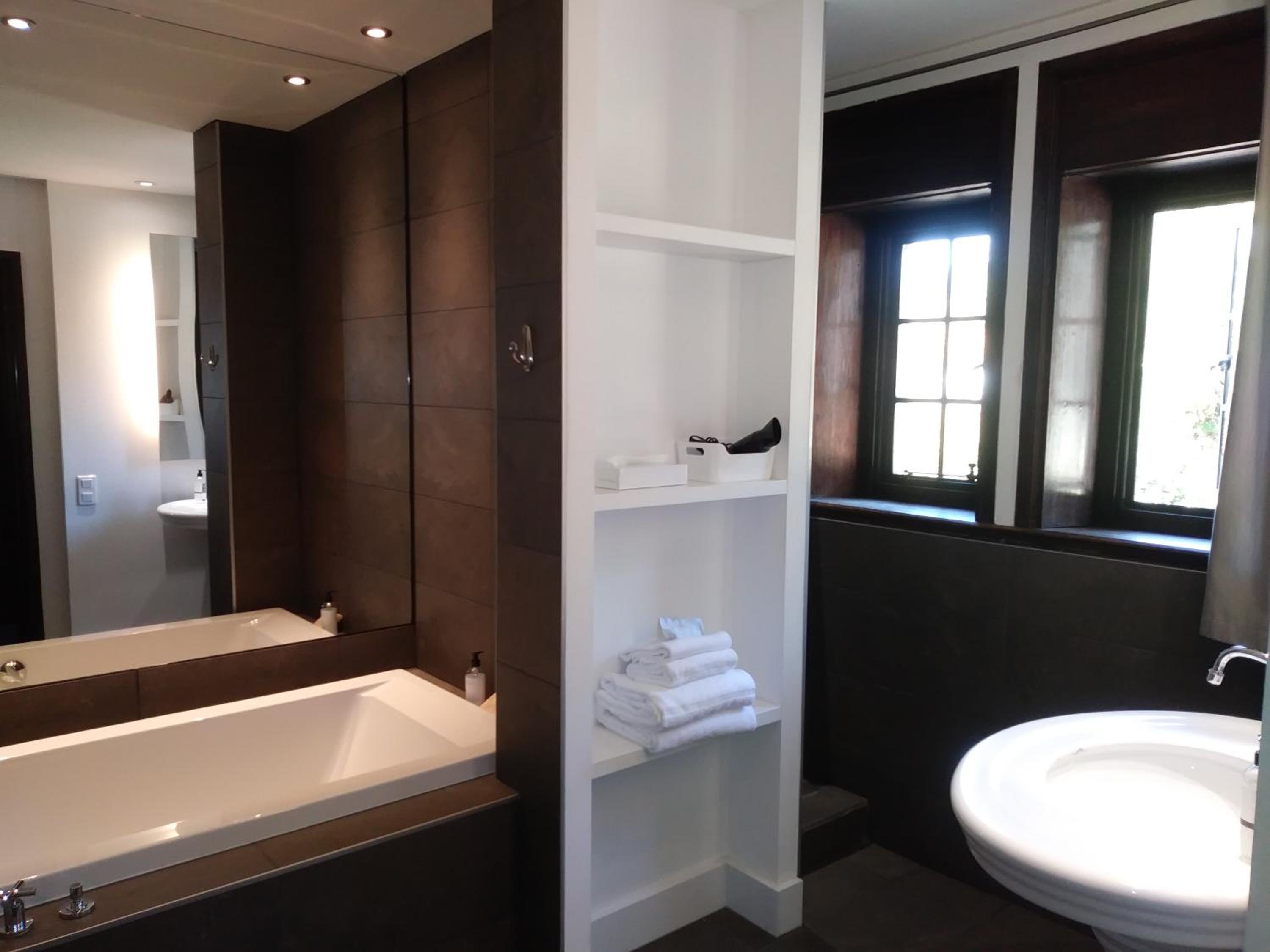 Suite with Sea View - Photo 4