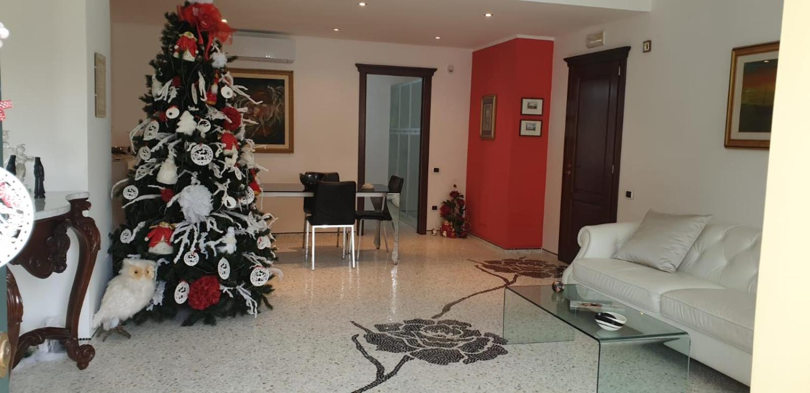 Family Room - Photo 7